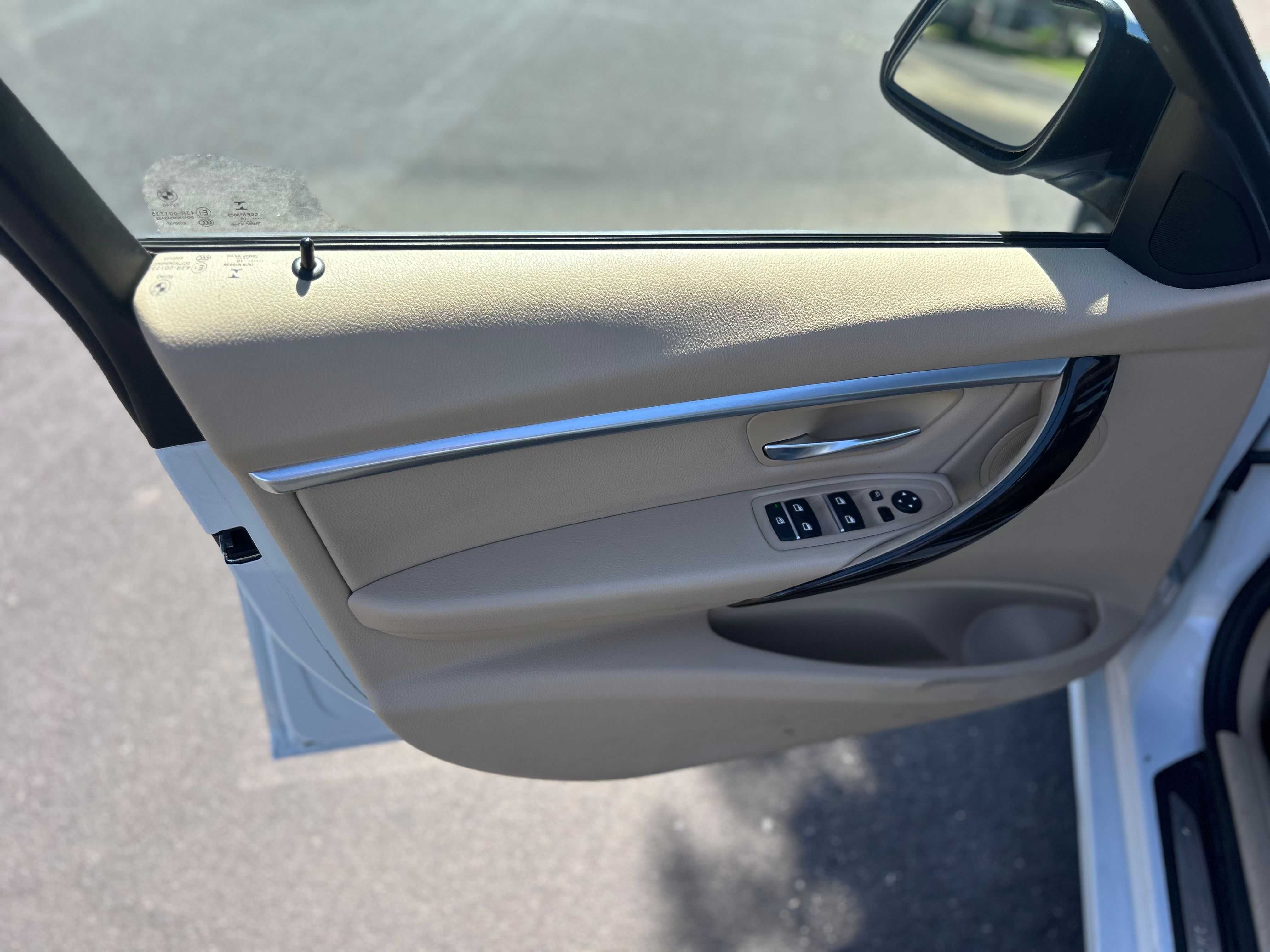 2016 BMW 3 SERIES Thumnail Image 14