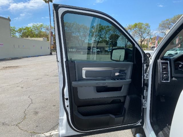 WHITE, 2016 RAM 1500 CREW CAB Thumnail Image 17