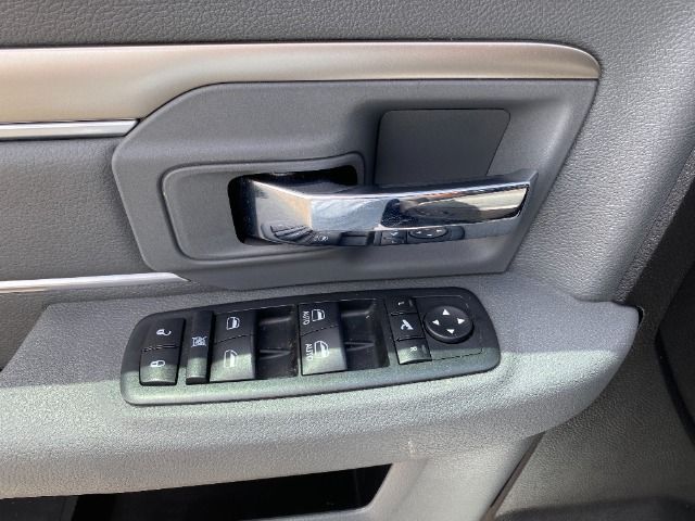 WHITE, 2016 RAM 1500 CREW CAB Thumnail Image 18