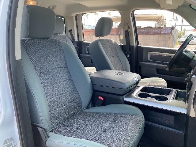 WHITE, 2016 RAM 1500 CREW CAB Thumnail Image 36