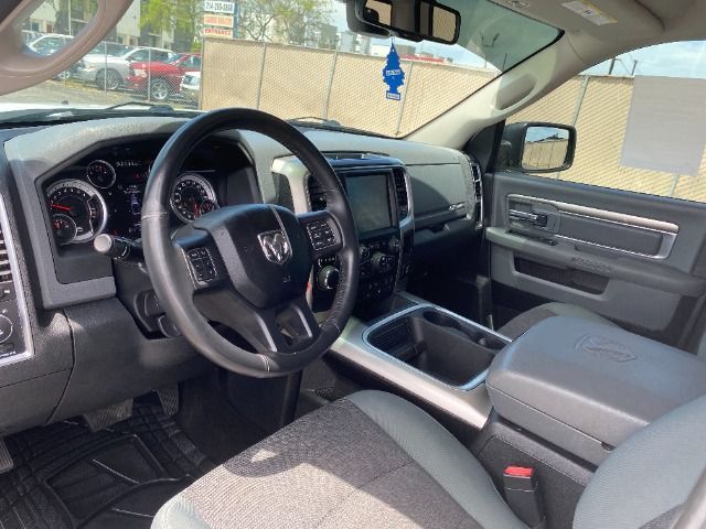 WHITE, 2016 RAM 1500 CREW CAB Thumnail Image 21