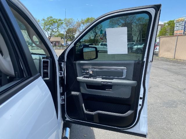 WHITE, 2016 RAM 1500 CREW CAB Thumnail Image 34