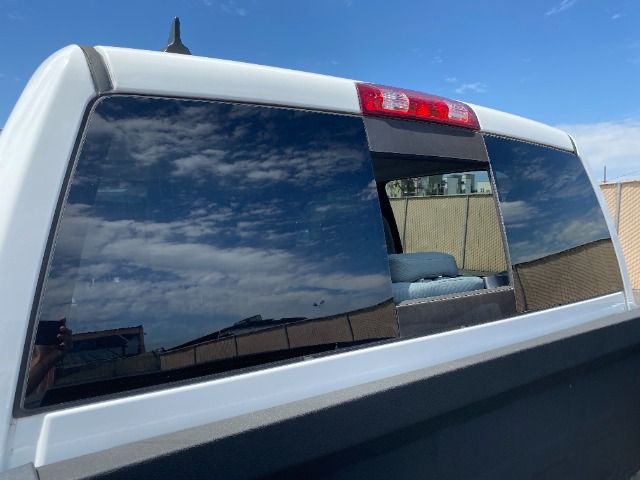 WHITE, 2016 RAM 1500 CREW CAB Thumnail Image 30