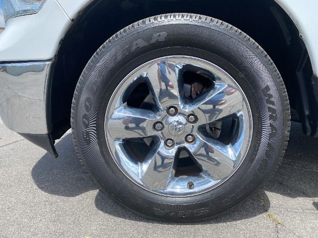 WHITE, 2016 RAM 1500 CREW CAB Thumnail Image 13