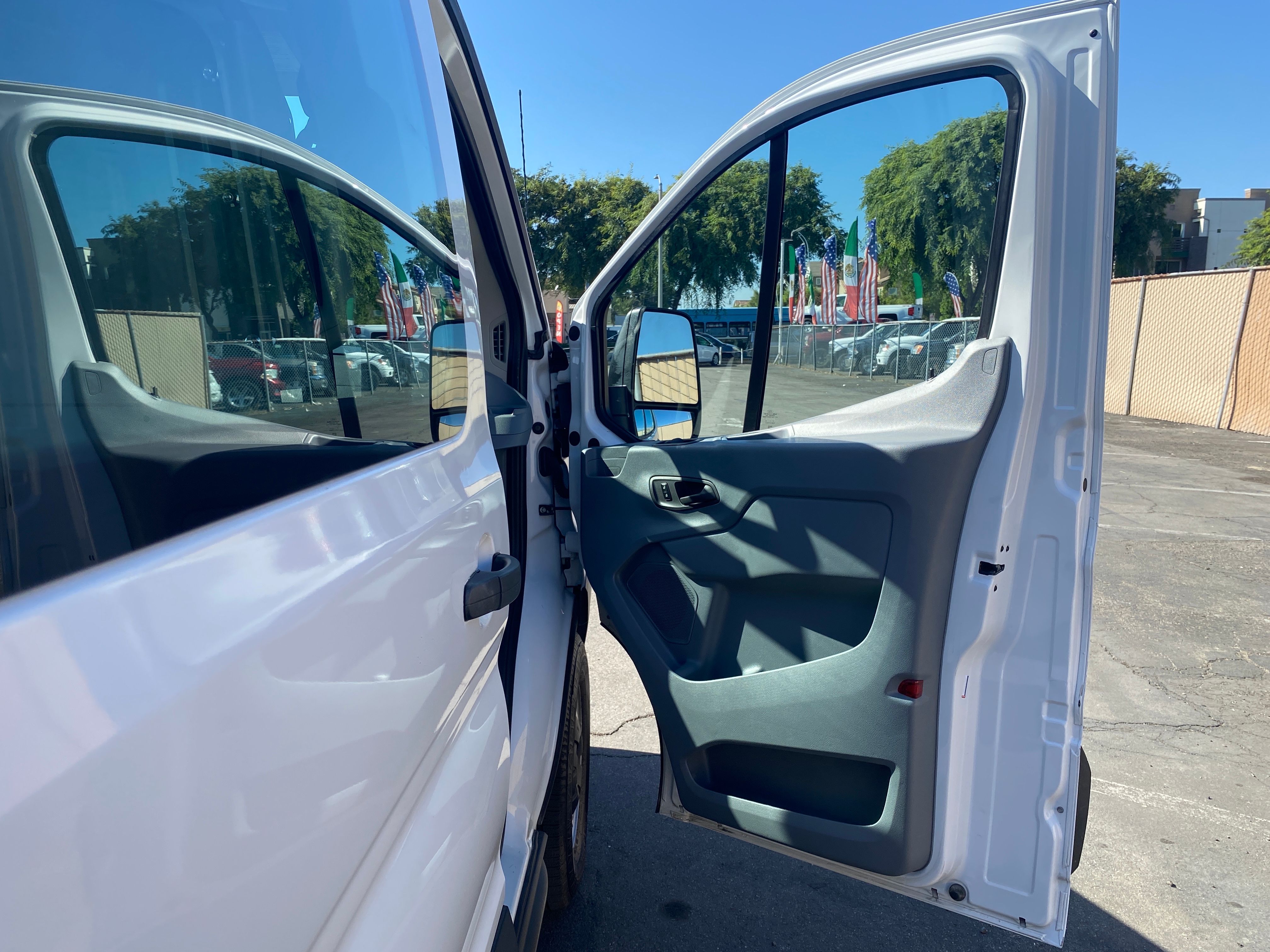 WHITE, 2017 FORD TRANSIT 250 VAN Thumnail Image 29