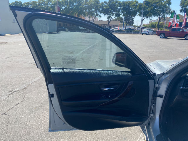 SILVER, 2015 BMW 3 SERIES Thumnail Image 17