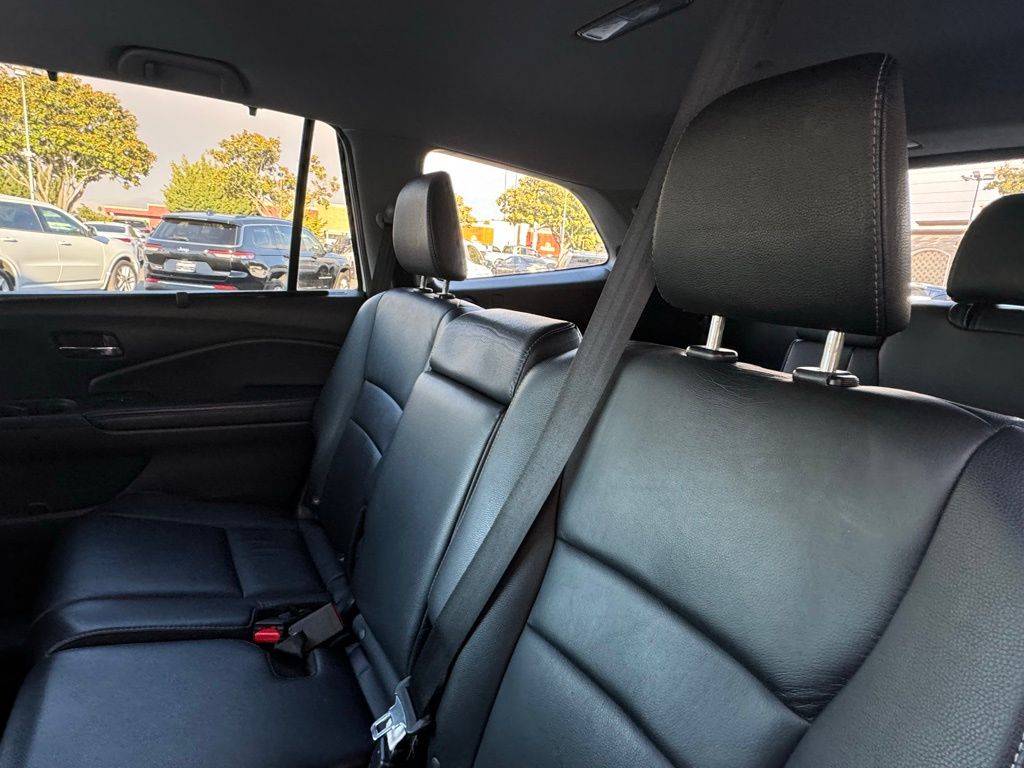White Diamond Pearl, 2018 HONDA PILOT Thumnail Image 22