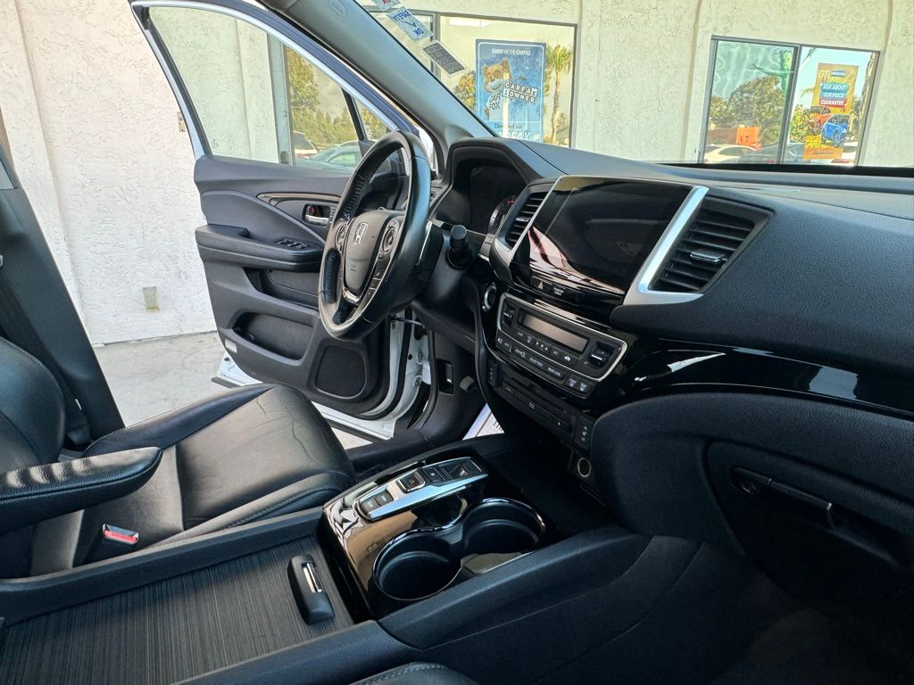 White Diamond Pearl, 2018 HONDA PILOT Thumnail Image 28