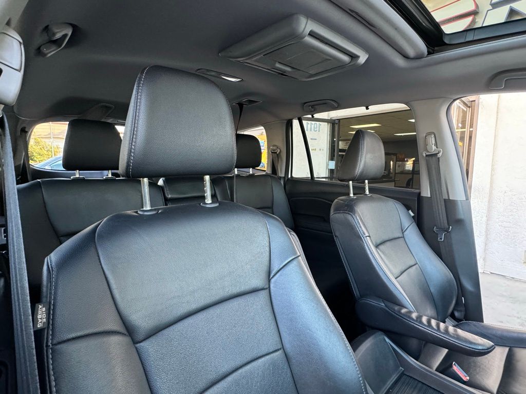 White Diamond Pearl, 2018 HONDA PILOT Thumnail Image 27