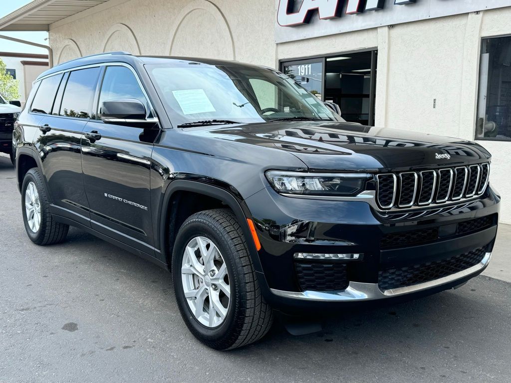 Diamond Black Crystal Pearlcoat, 2023 JEEP GRAND CHEROKEE L Image 