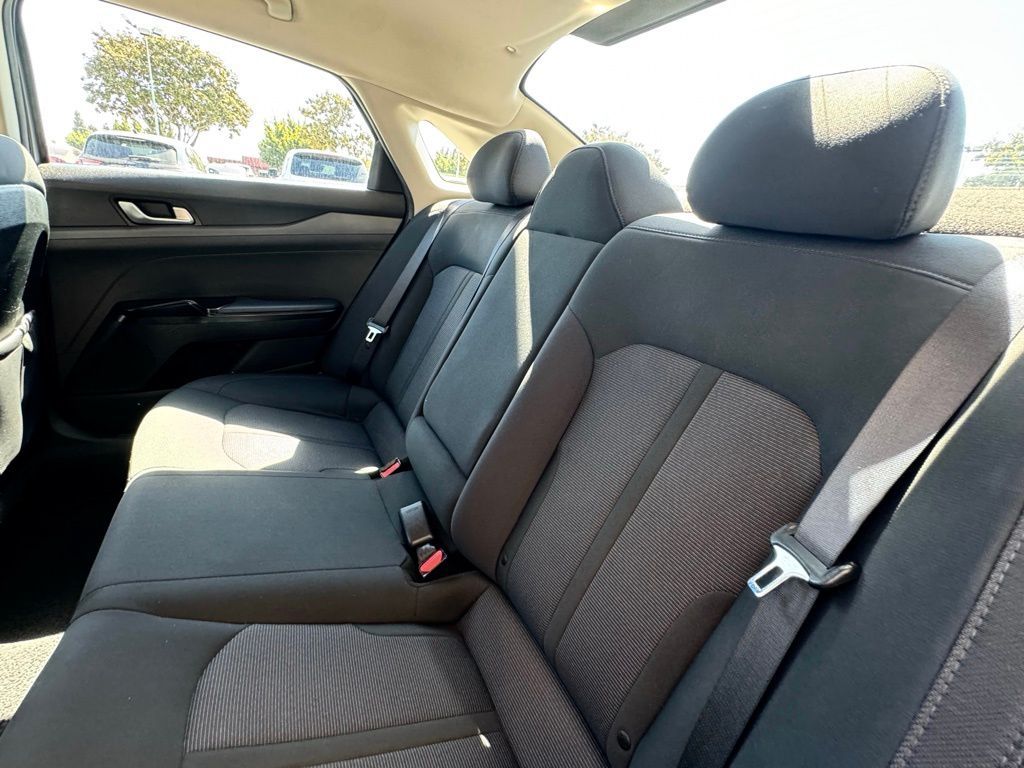 Everlasting Silver, 2023 KIA K5 Thumnail Image 19