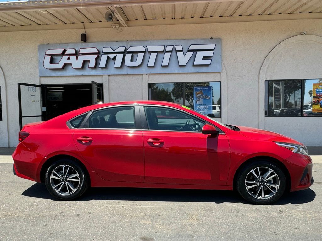 Currant Red, 2023 KIA FORTE Thumnail Image 3