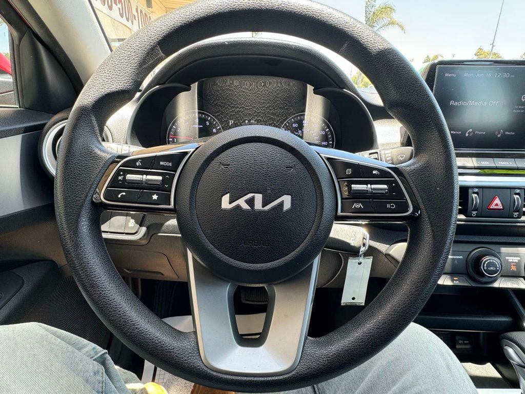 Currant Red, 2023 KIA FORTE Thumnail Image 12