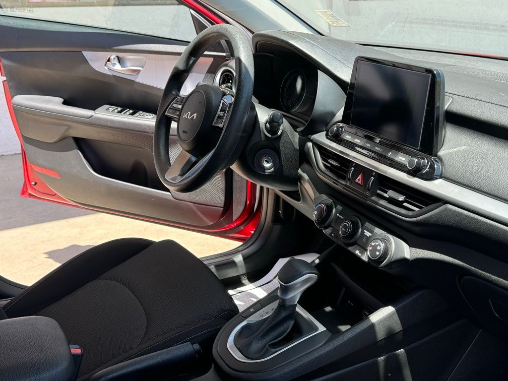 Currant Red, 2023 KIA FORTE Thumnail Image 24