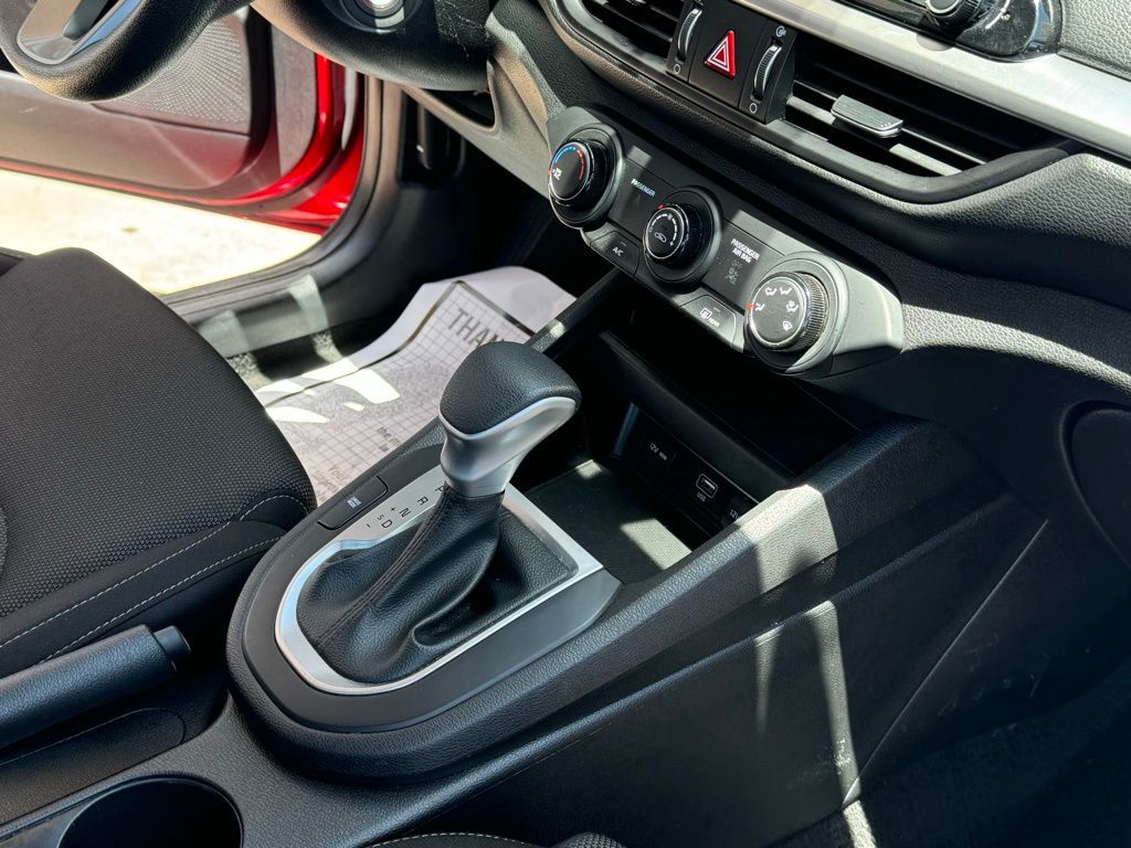 Currant Red, 2023 KIA FORTE Thumnail Image 26