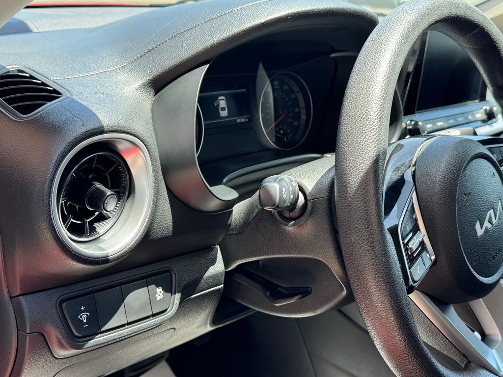 Currant Red, 2023 KIA FORTE Thumnail Image 28