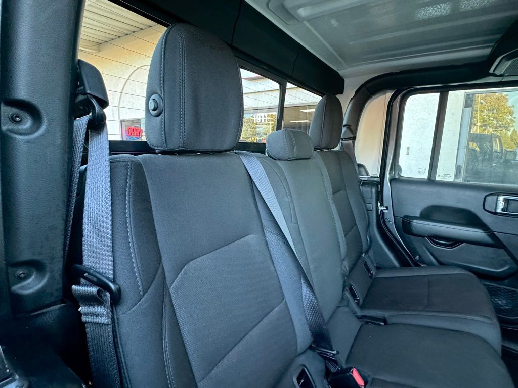 Granite Crystal Metallic Clearcoat, 2023 JEEP GLADIATOR Thumnail Image 19