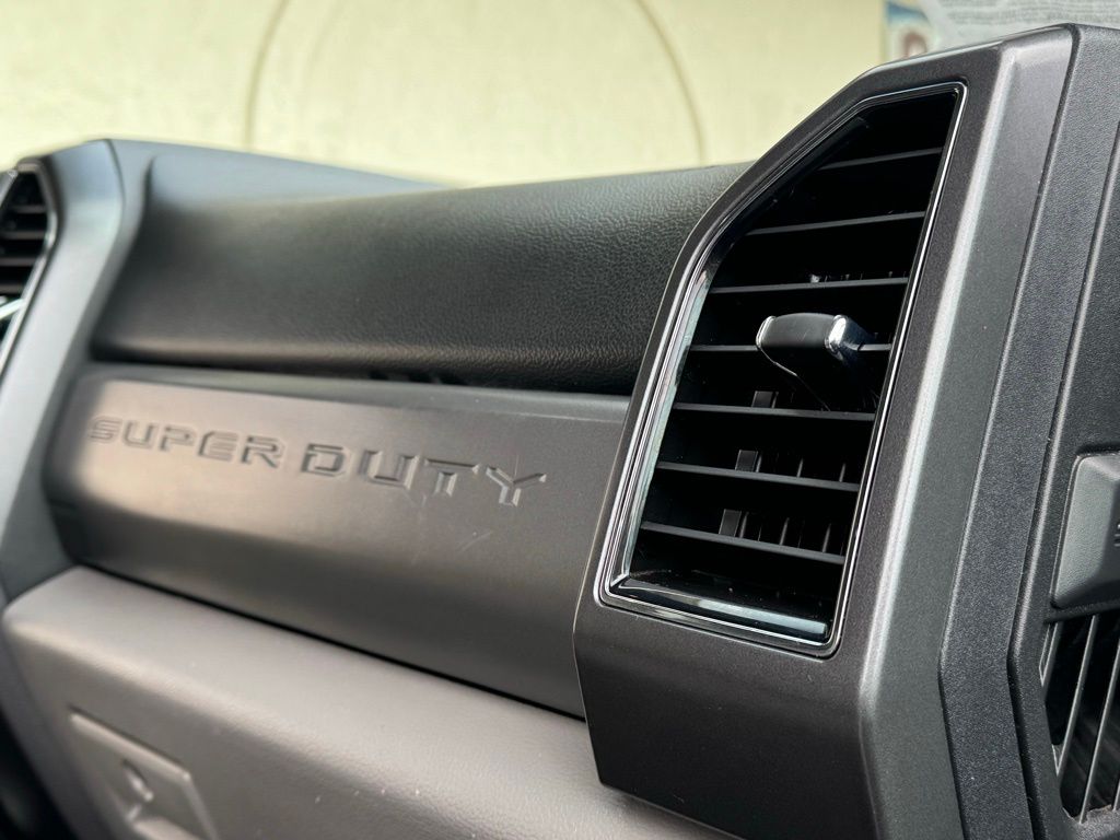 Oxford White, 2020 FORD F-250SD Thumnail Image 27