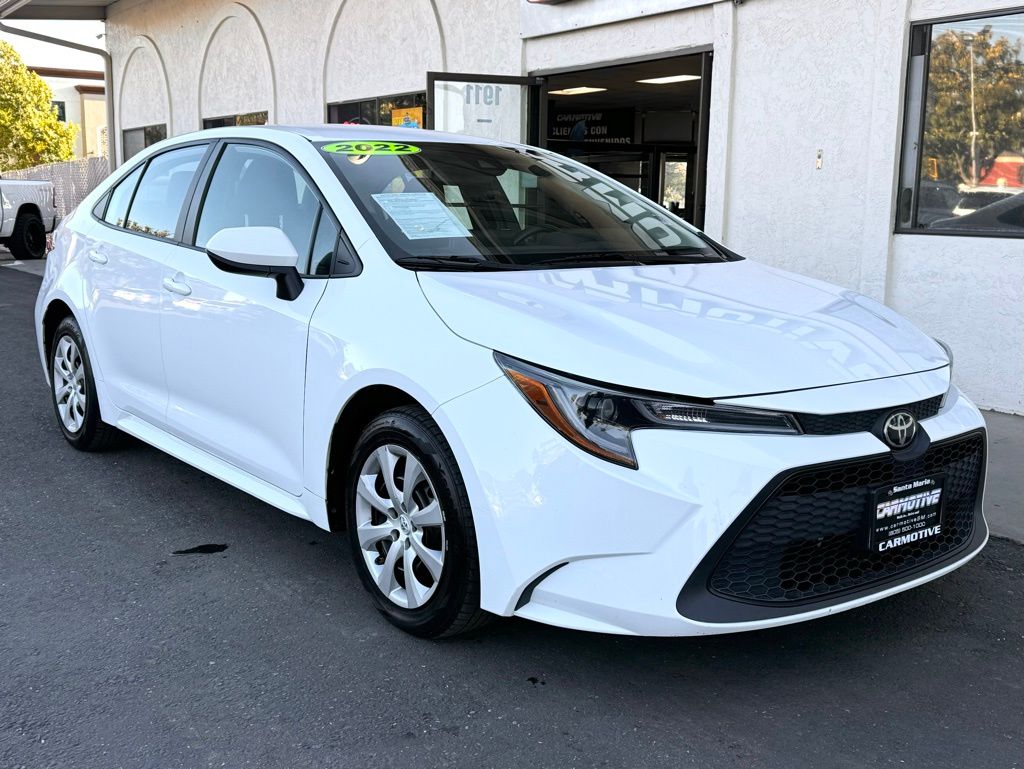 White, 2022 TOYOTA COROLLA Image 