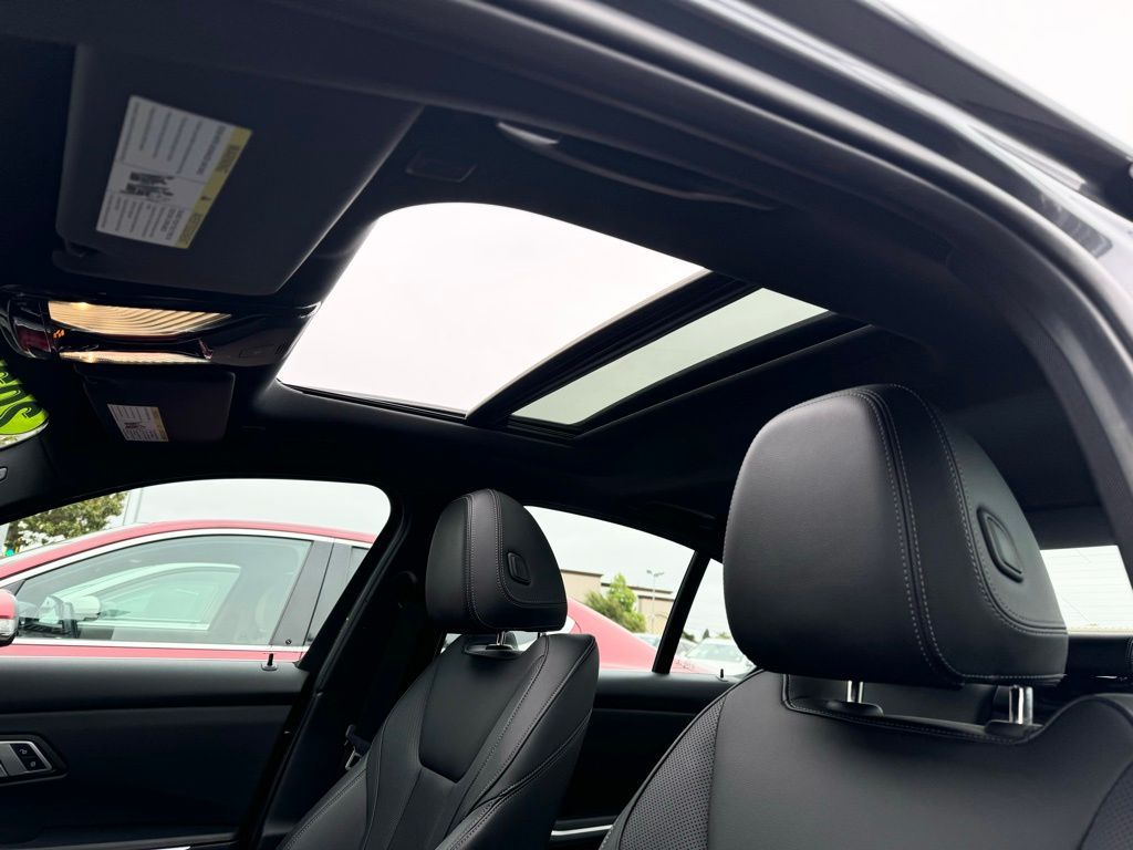 Mineral Grey Metallic, 2022 BMW 3 SERIES Thumnail Image 19