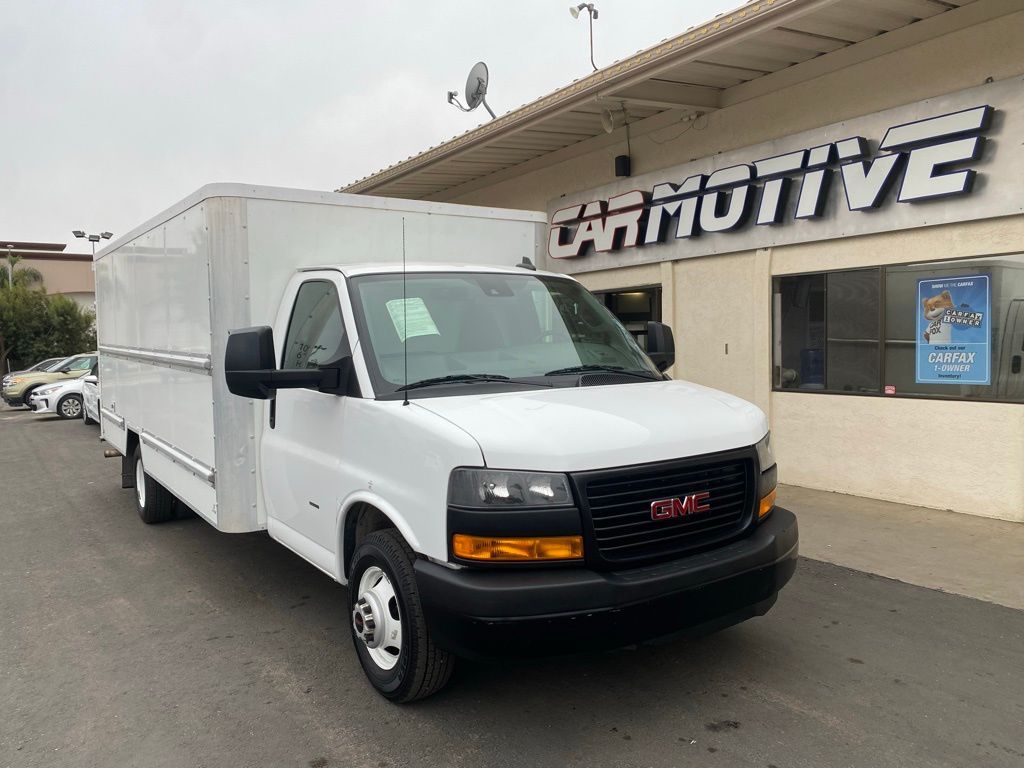Summit White, 2020 GMC SAVANA 3500 Image 