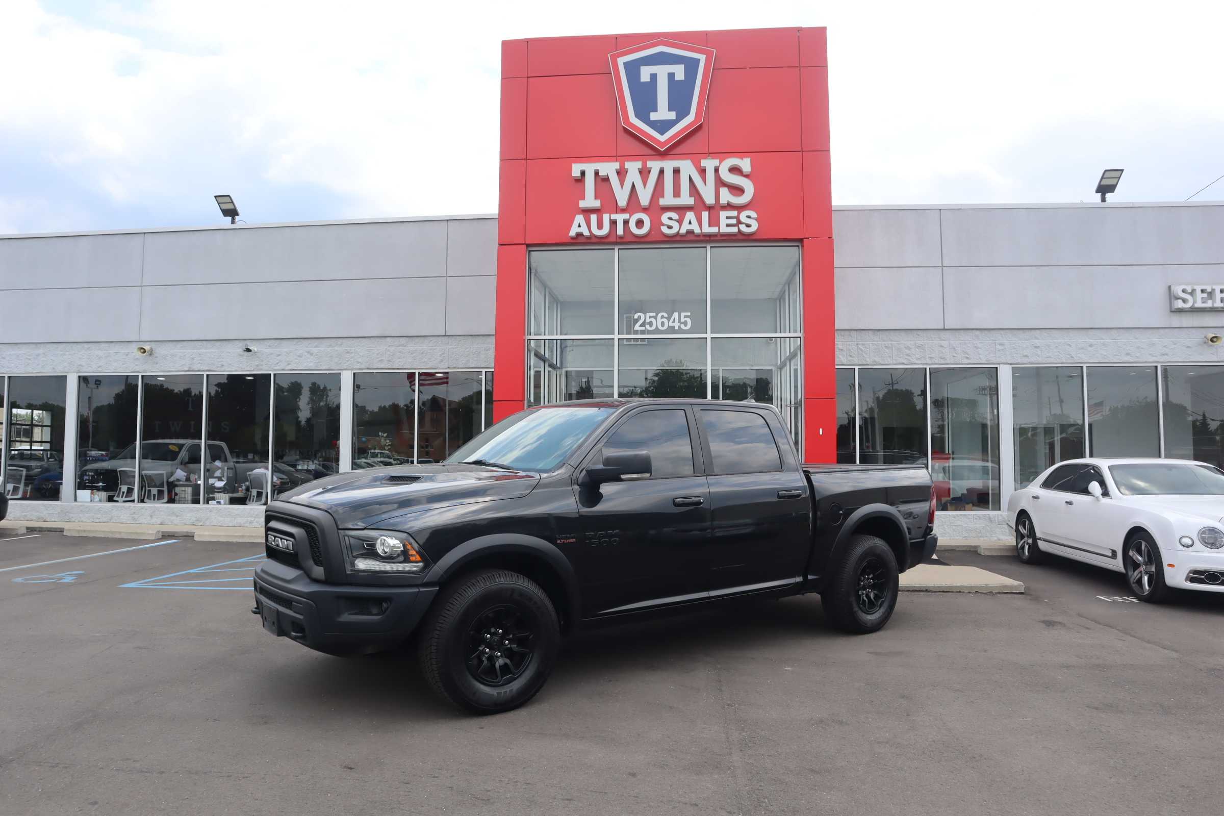BLACK, 2018 RAM 1500 CREW CAB Image 