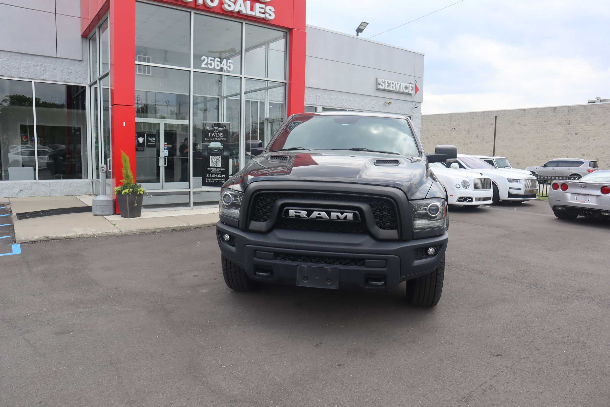 BLACK, 2018 RAM 1500 CREW CAB Thumnail Image 7
