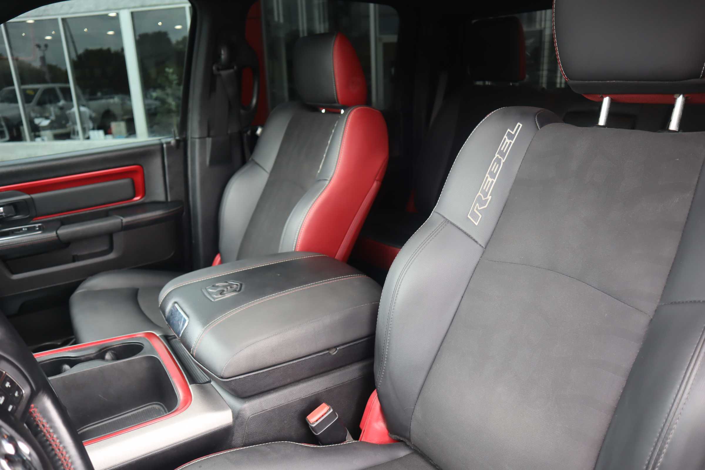 BLACK, 2018 RAM 1500 CREW CAB Thumnail Image 10