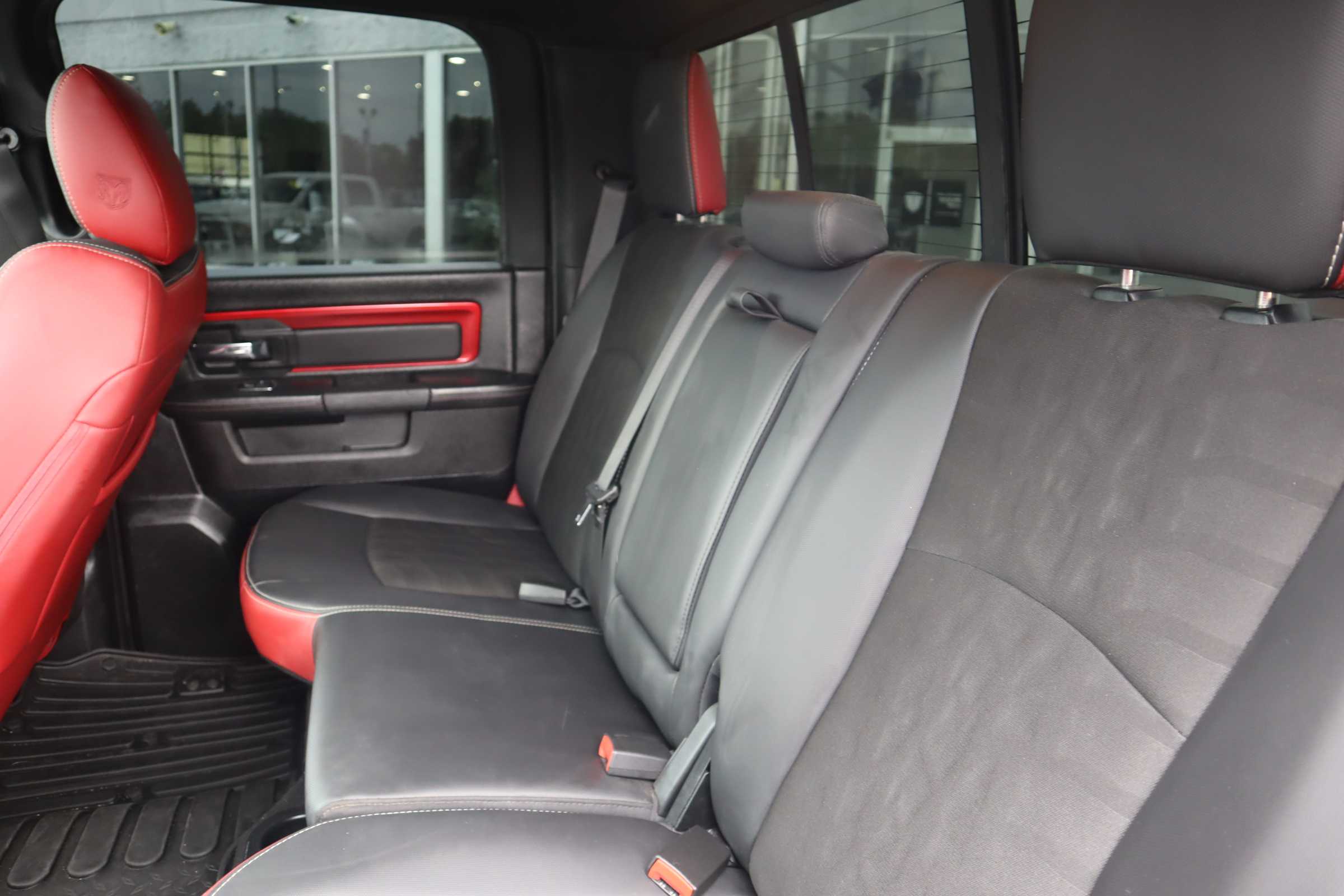 BLACK, 2018 RAM 1500 CREW CAB Thumnail Image 11