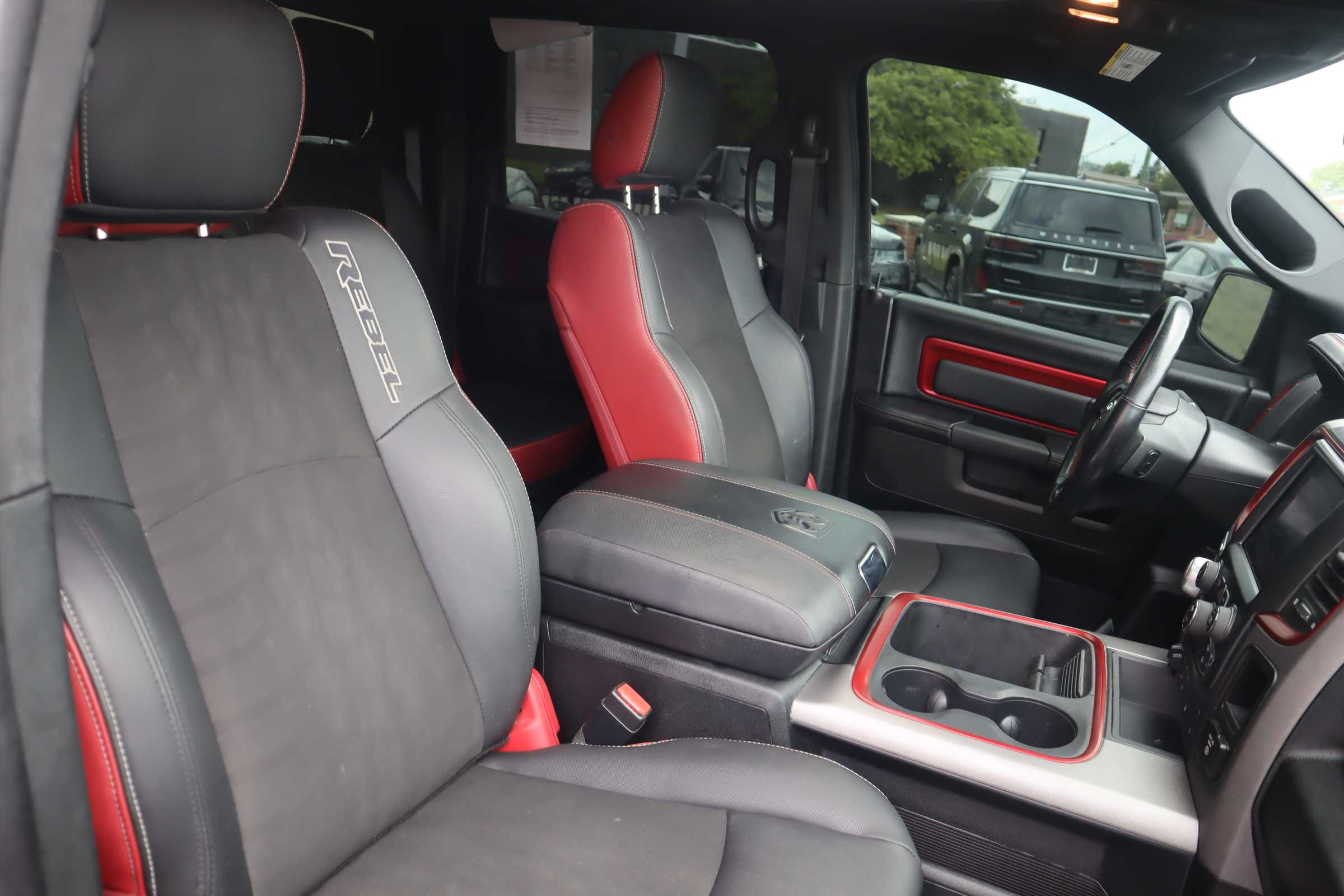 BLACK, 2018 RAM 1500 CREW CAB Thumnail Image 13