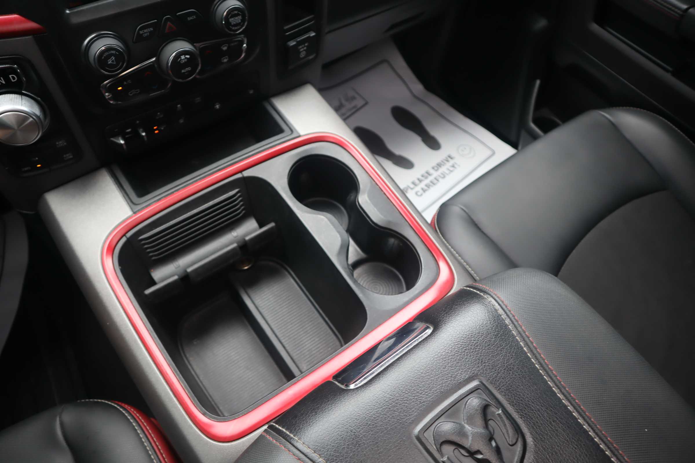 BLACK, 2018 RAM 1500 CREW CAB Thumnail Image 15