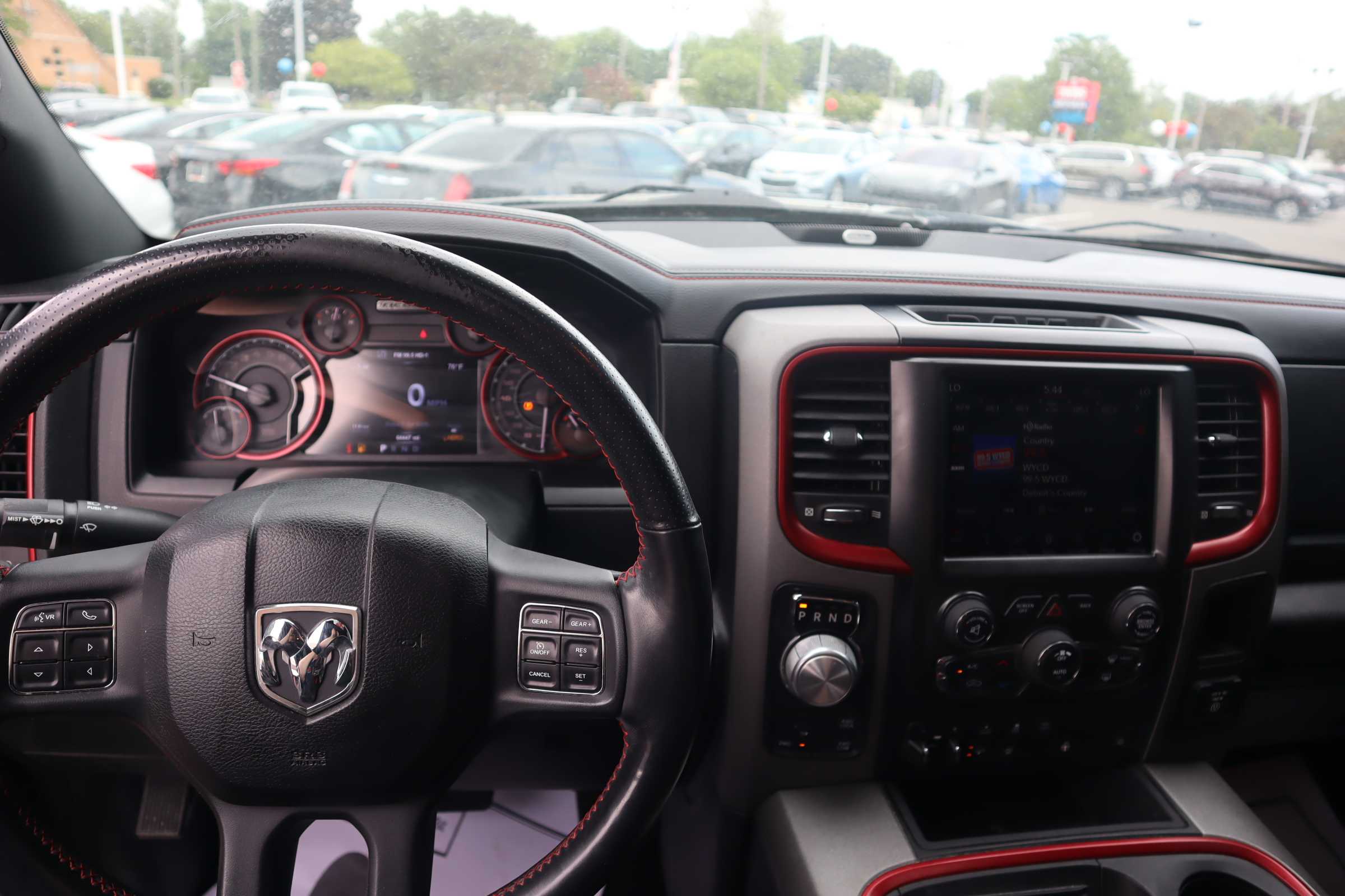 BLACK, 2018 RAM 1500 CREW CAB Thumnail Image 17