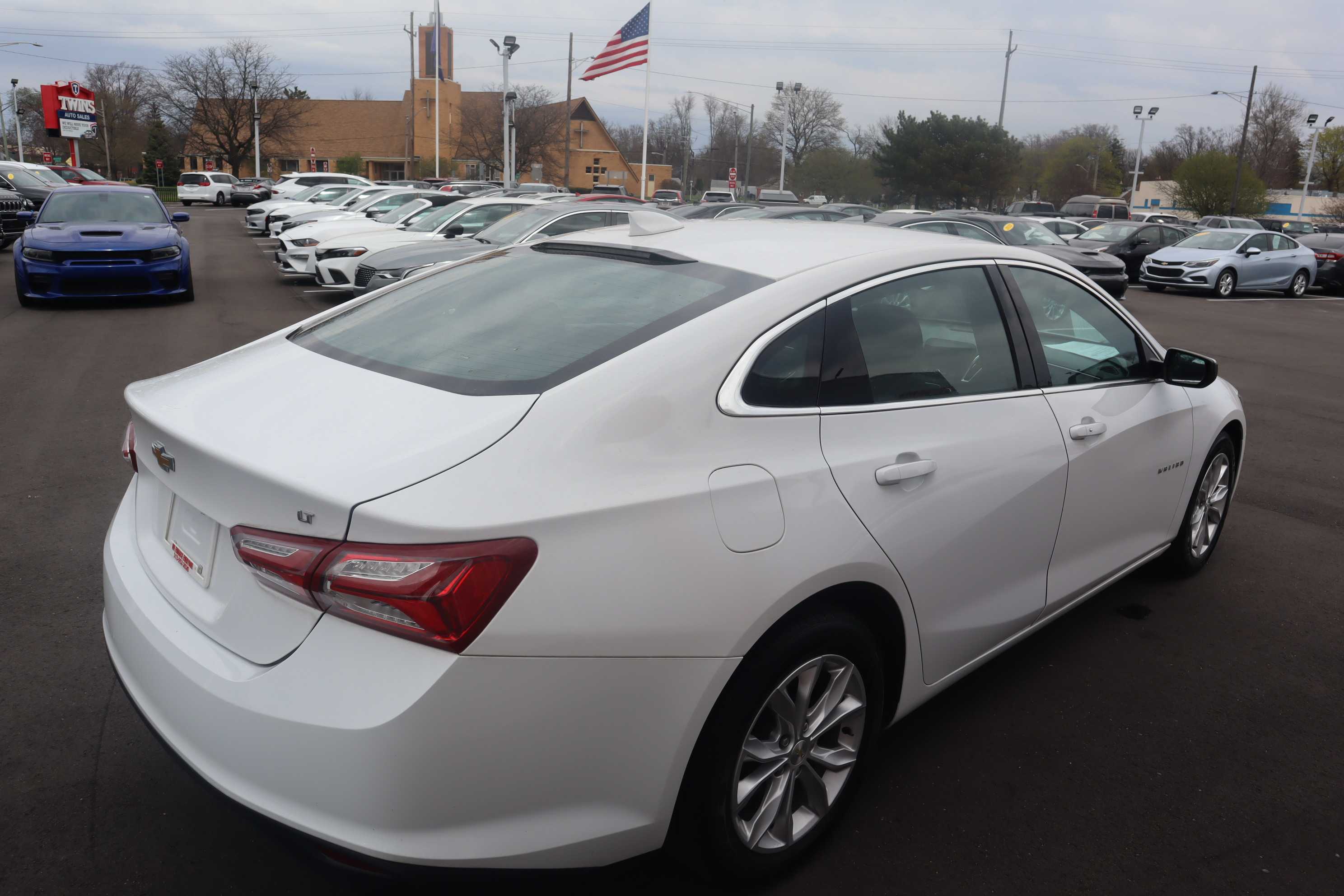 WHITE, 2019 CHEVROLET MALIBU Thumnail Image 4