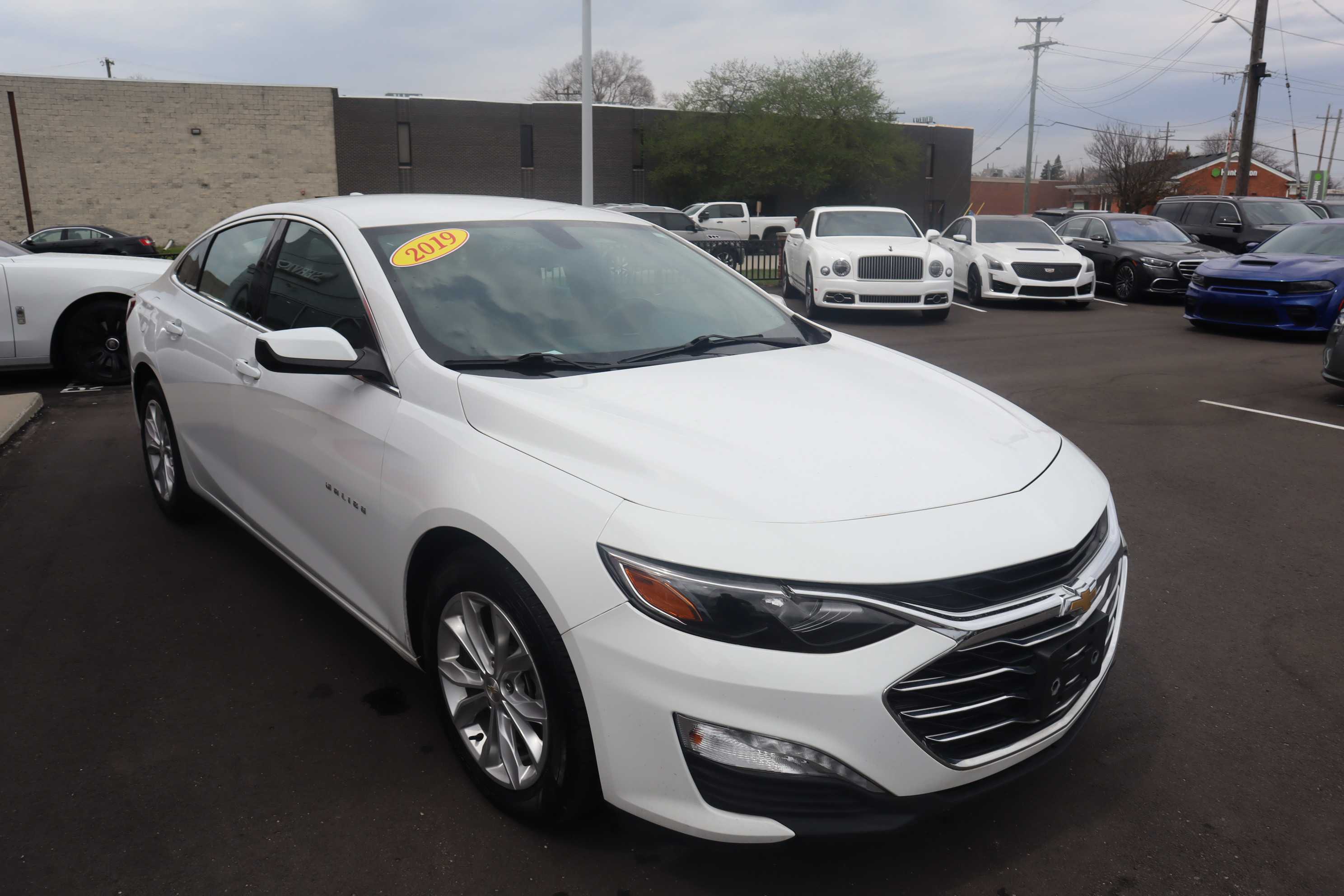 WHITE, 2019 CHEVROLET MALIBU Thumnail Image 5