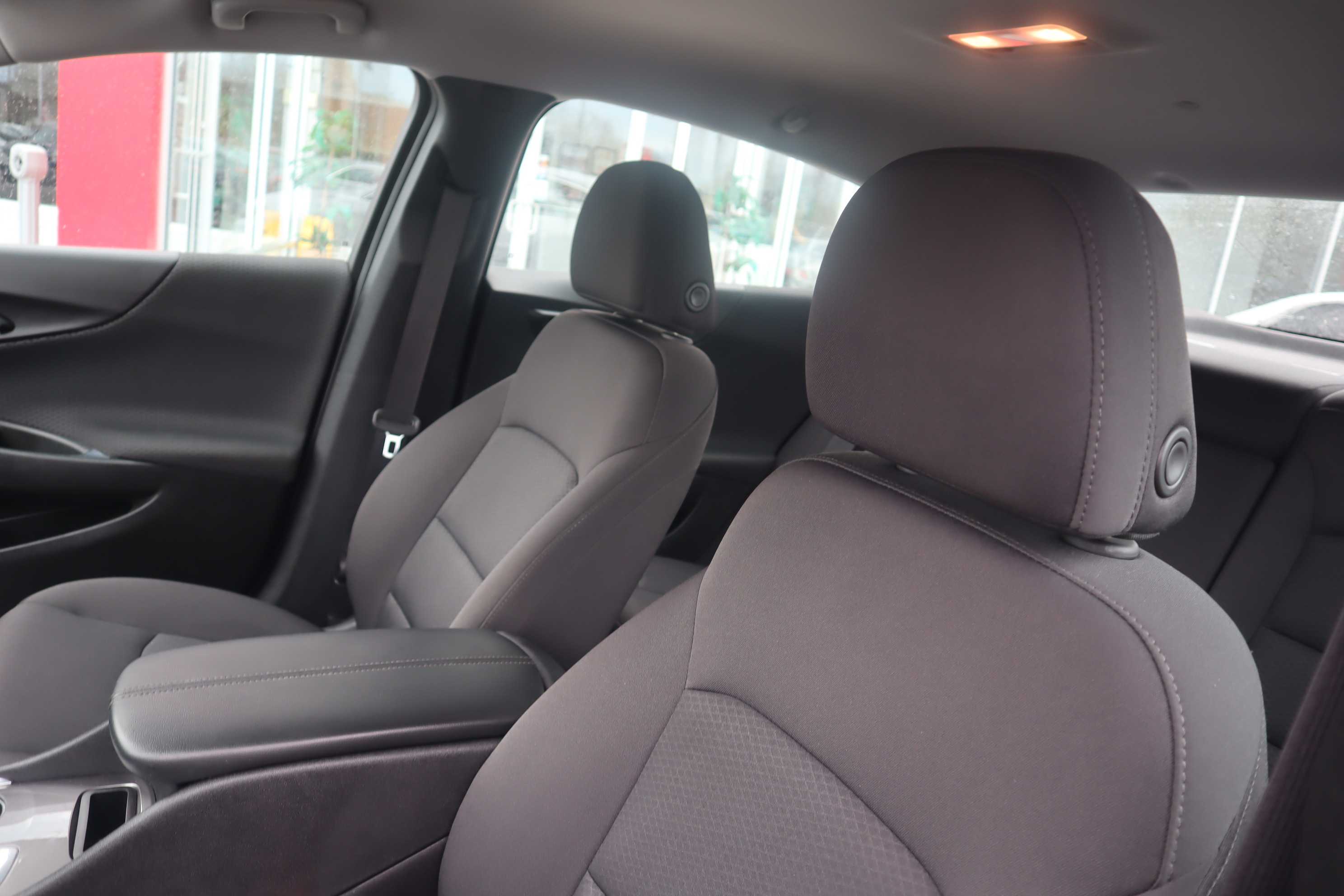 WHITE, 2019 CHEVROLET MALIBU Thumnail Image 9