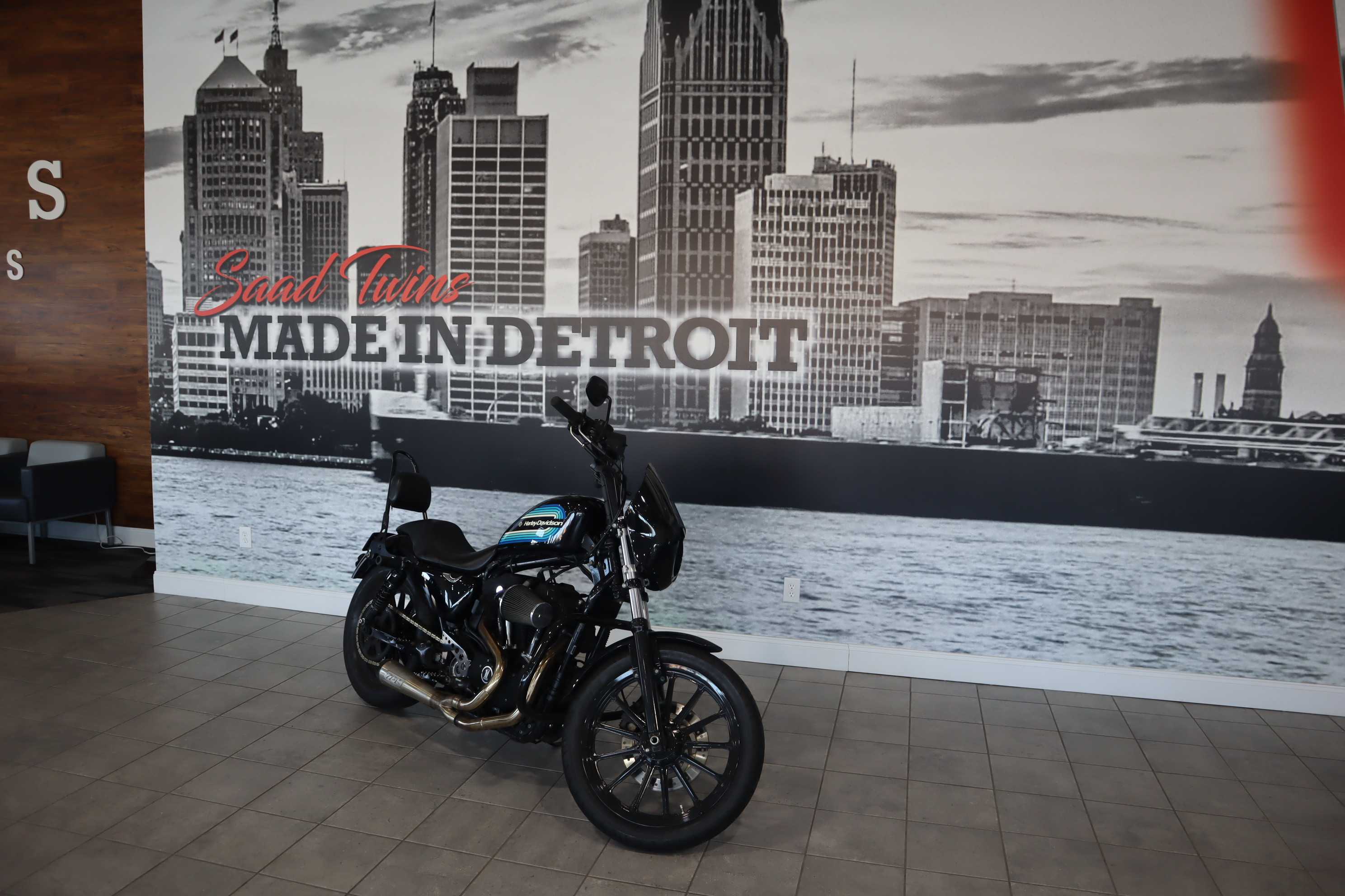 BLACK, 2011 HARLEY-DAVIDSON XL 883N Thumnail Image 1
