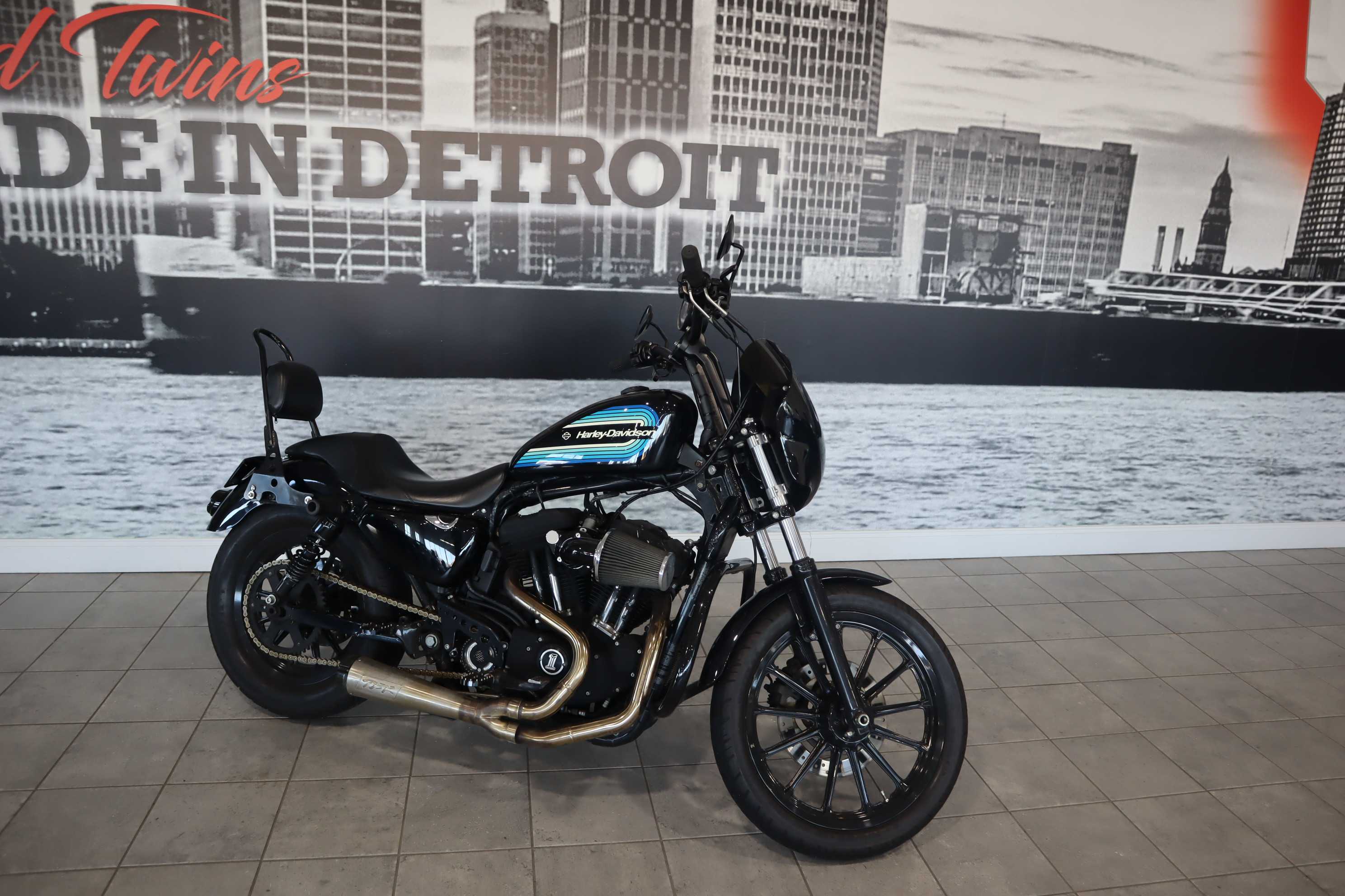 BLACK, 2011 HARLEY-DAVIDSON XL 883N Thumnail Image 2