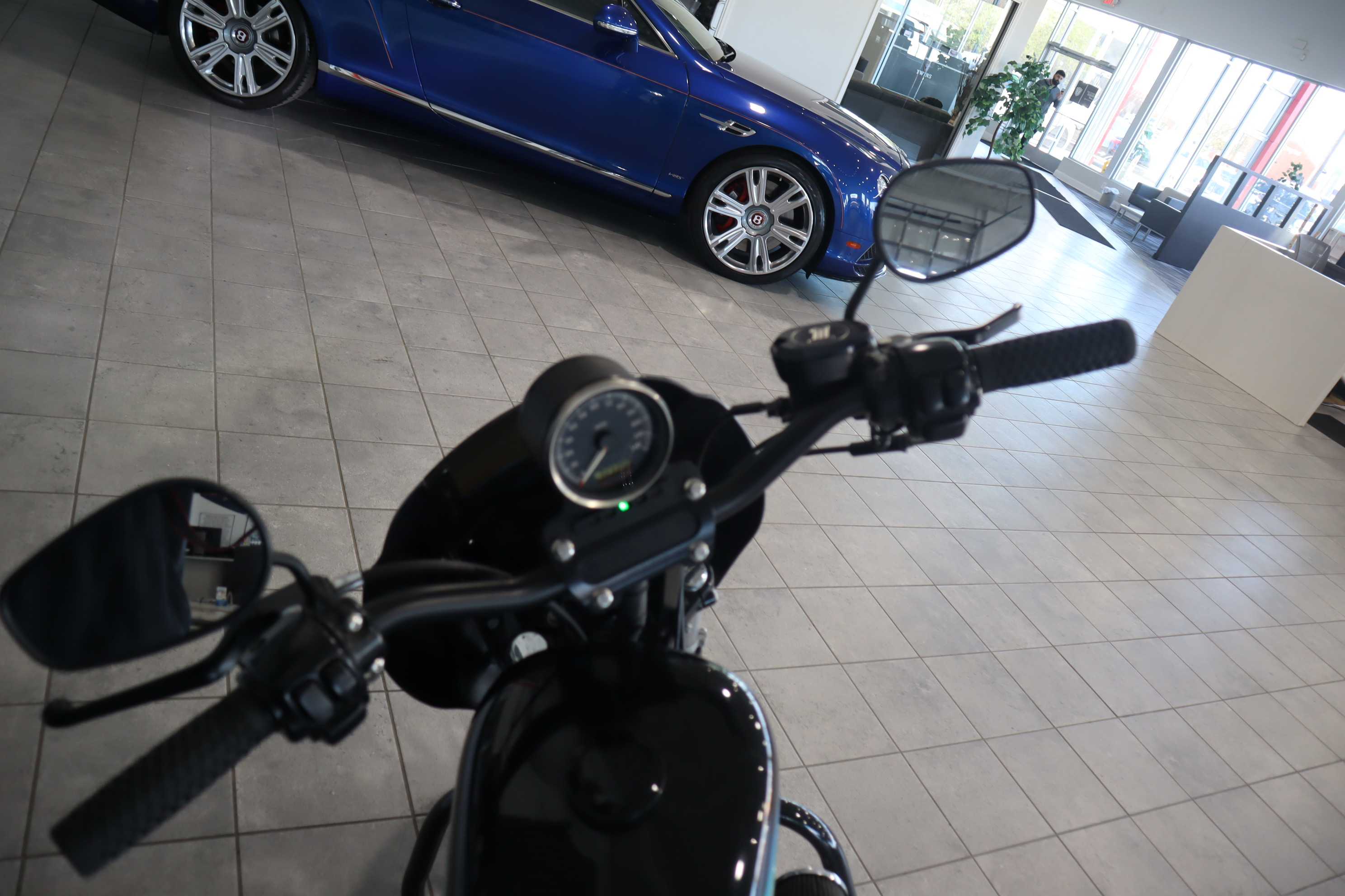BLACK, 2011 HARLEY-DAVIDSON XL 883N Thumnail Image 6