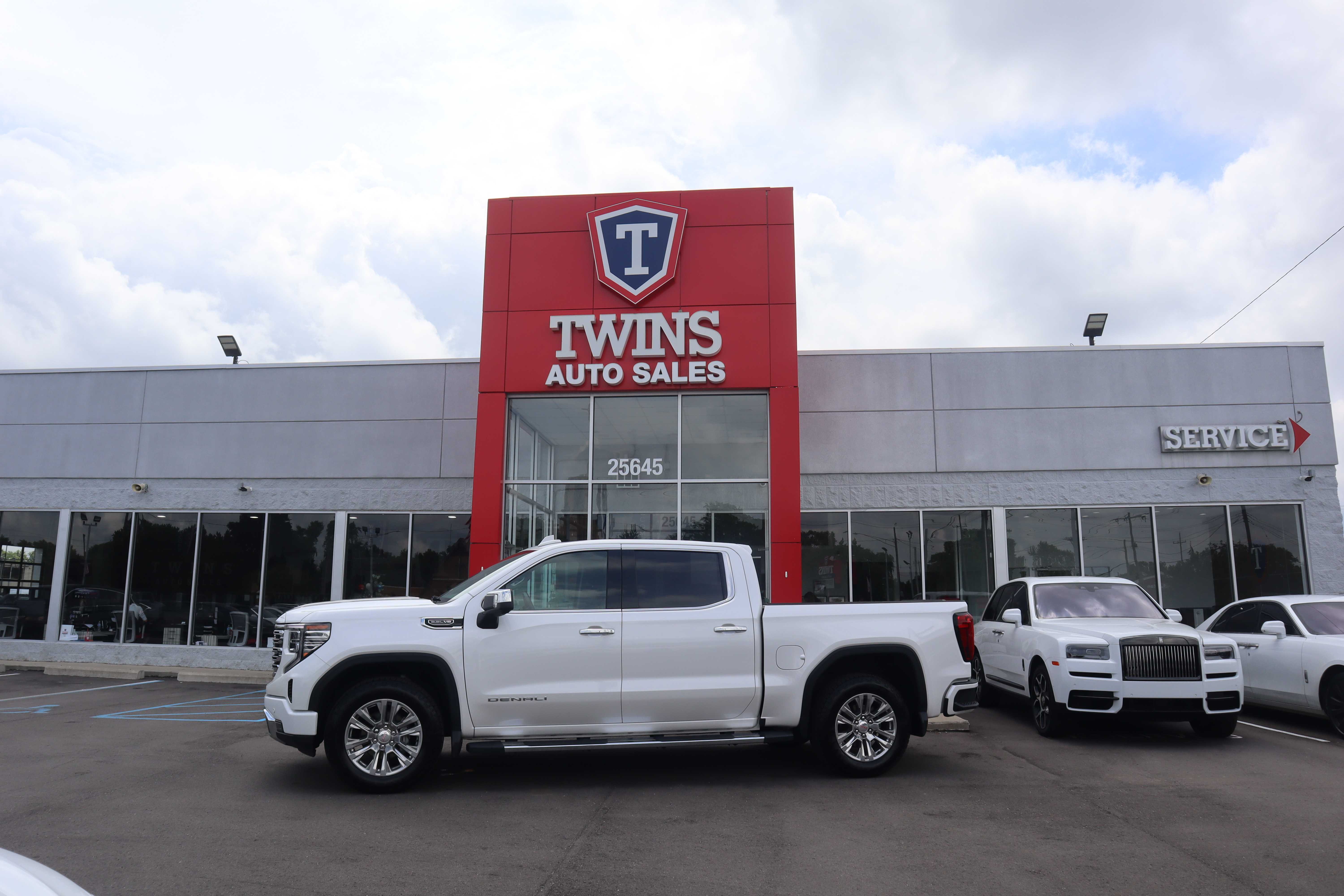 WHITE, 2023 GMC SIERRA 1500 CREW CAB Thumnail Image 1