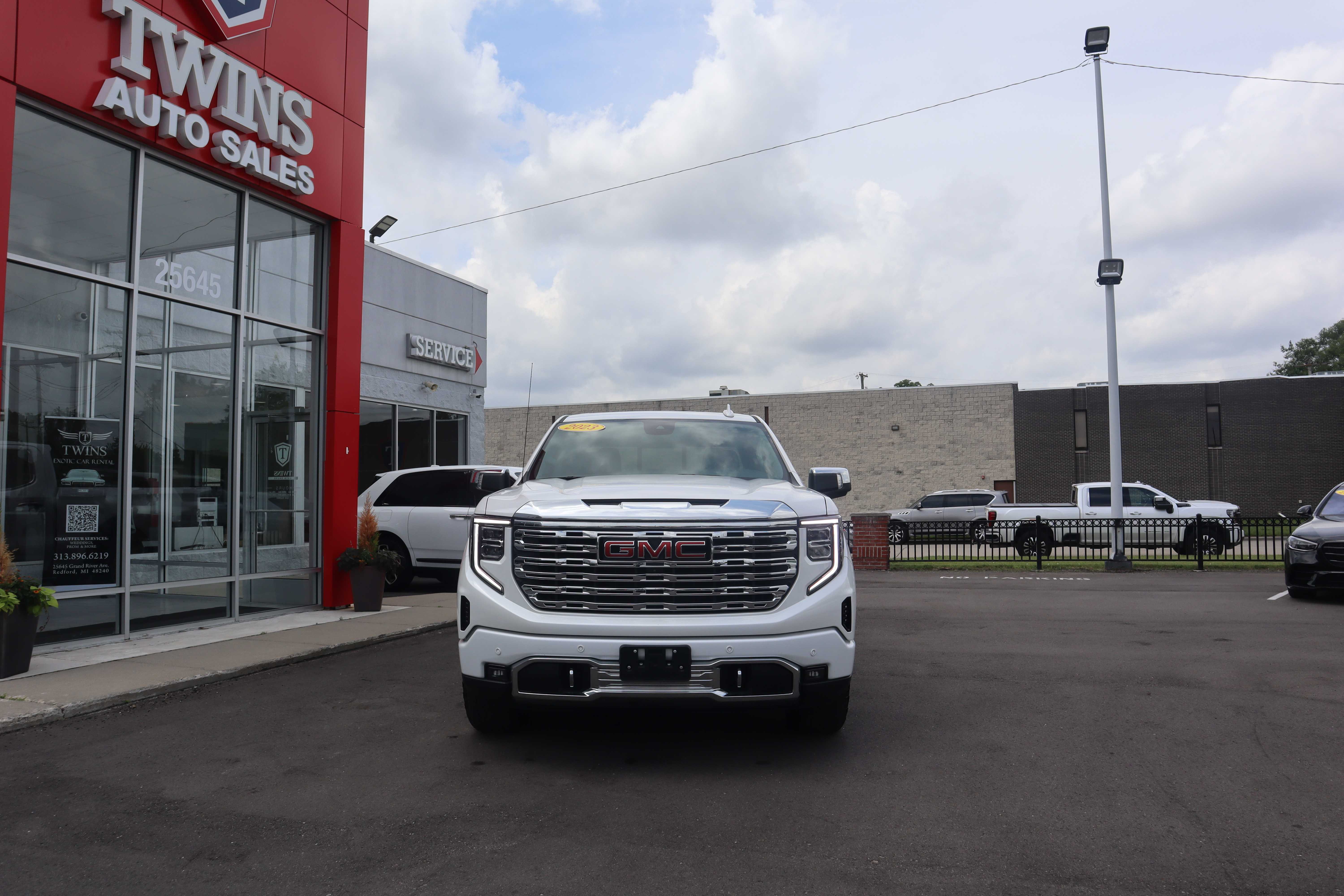 WHITE, 2023 GMC SIERRA 1500 CREW CAB Thumnail Image 3