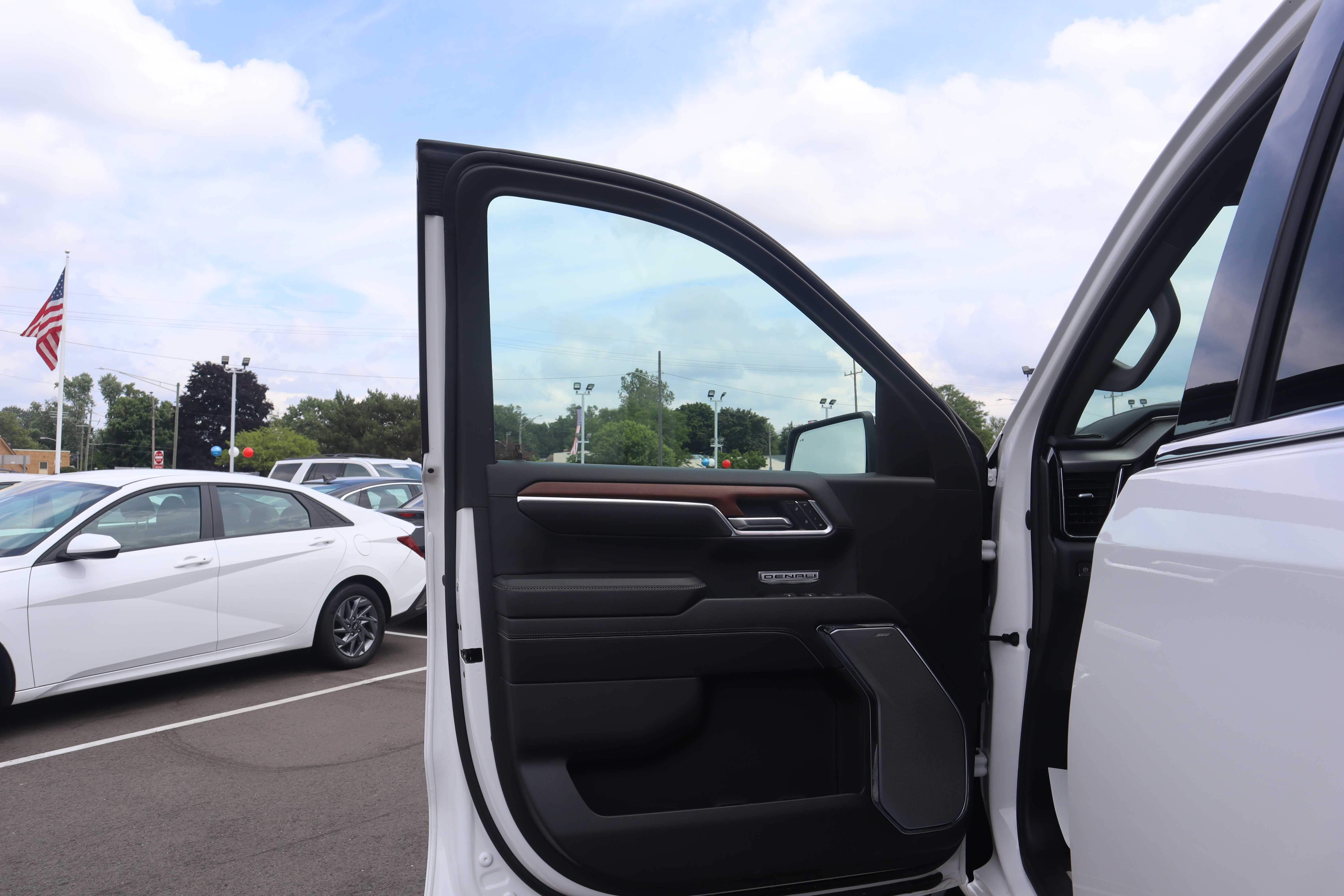WHITE, 2023 GMC SIERRA 1500 CREW CAB Thumnail Image 11