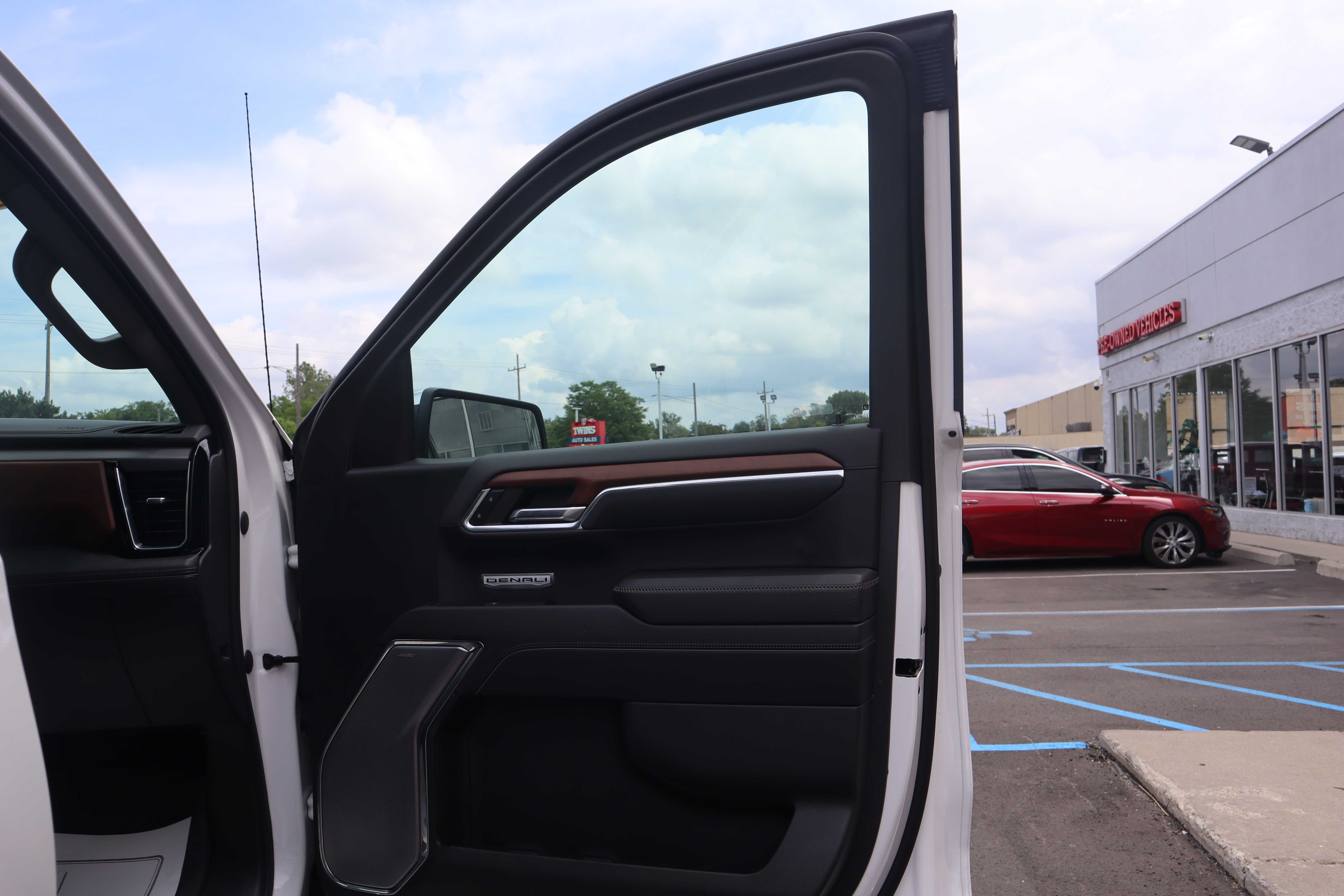 WHITE, 2023 GMC SIERRA 1500 CREW CAB Thumnail Image 24