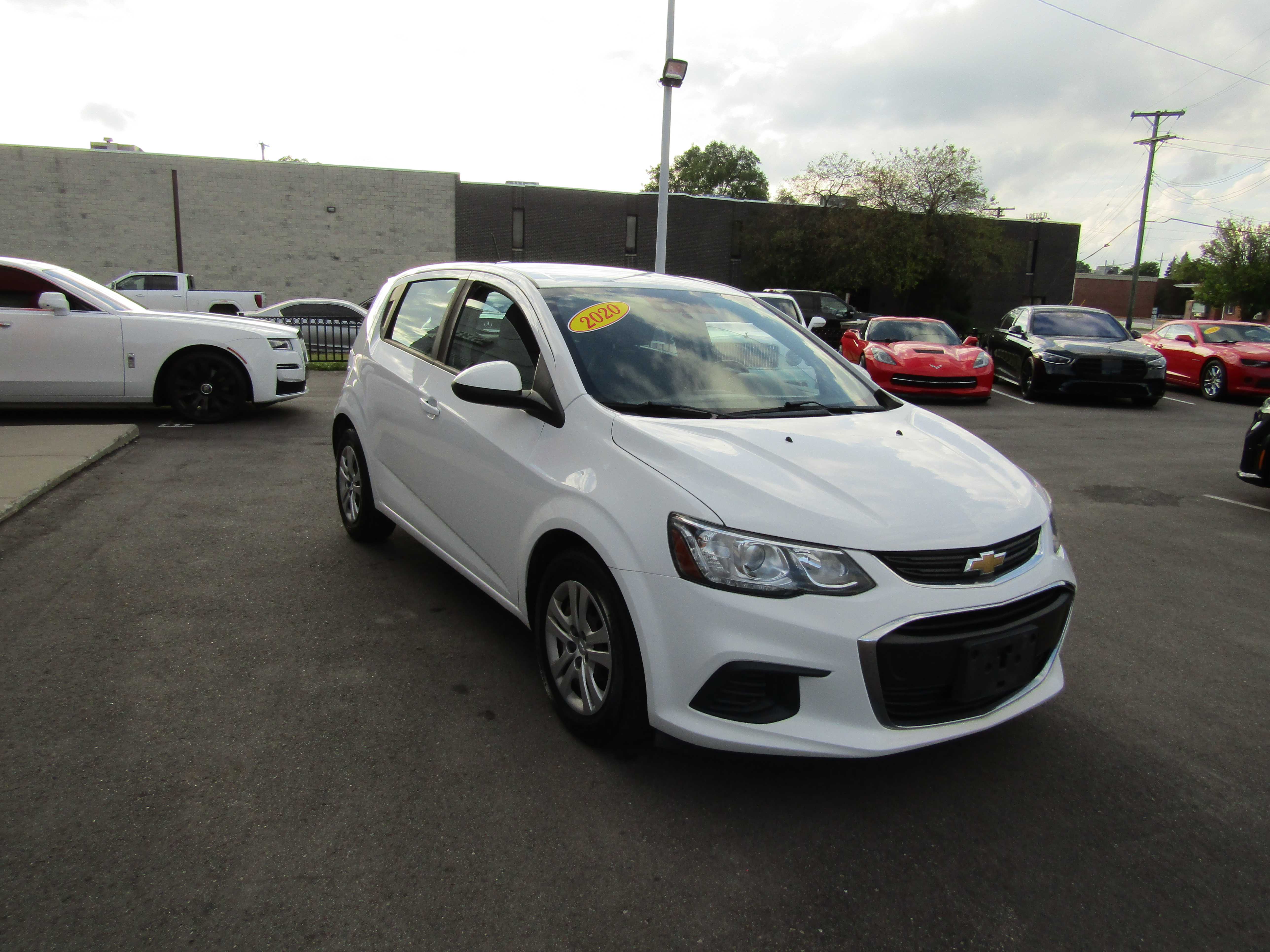 WHITE, 2020 CHEVROLET SONIC Thumnail Image 3