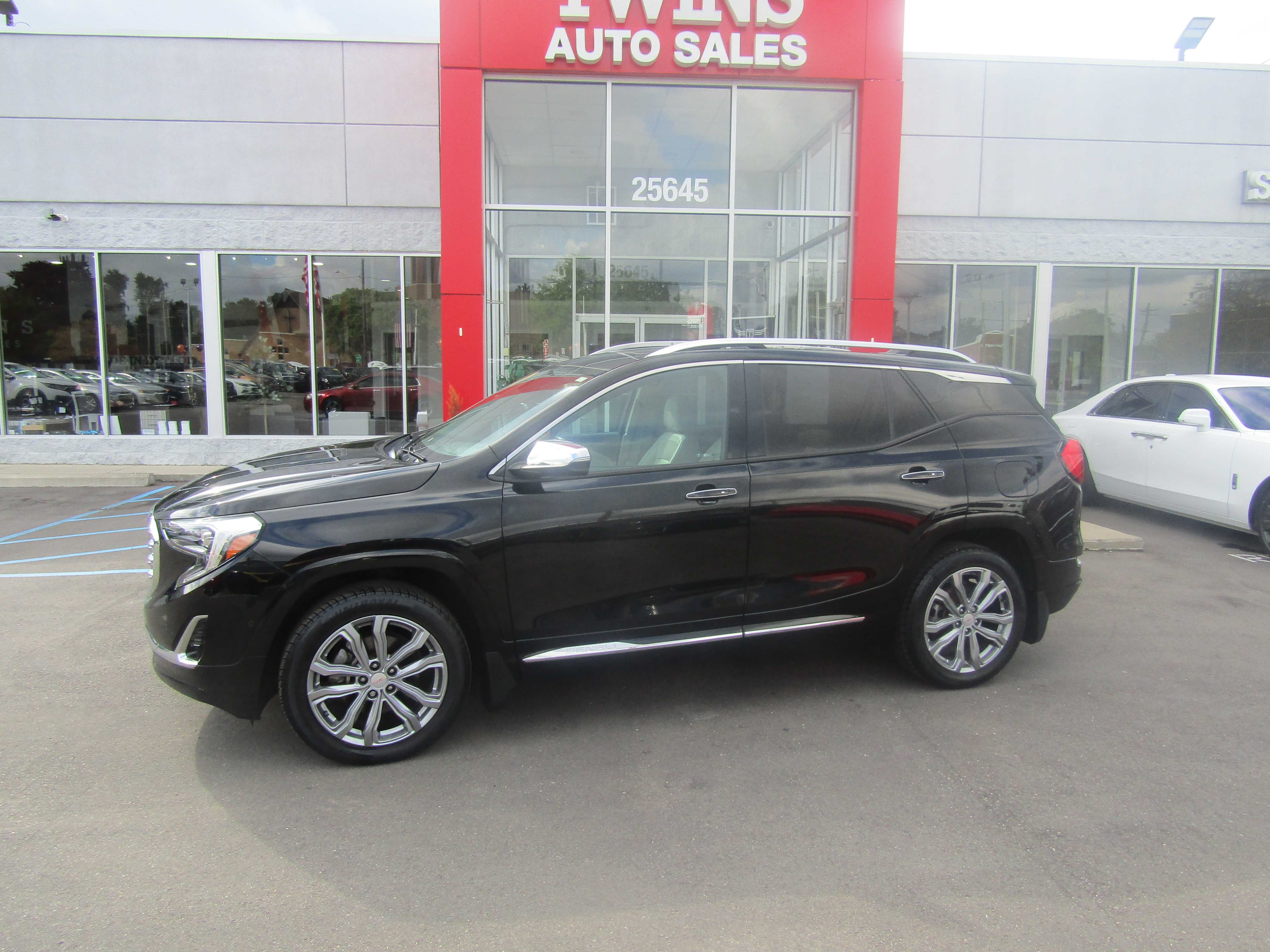 BLACK, 2018 GMC TERRAIN Thumnail Image 2