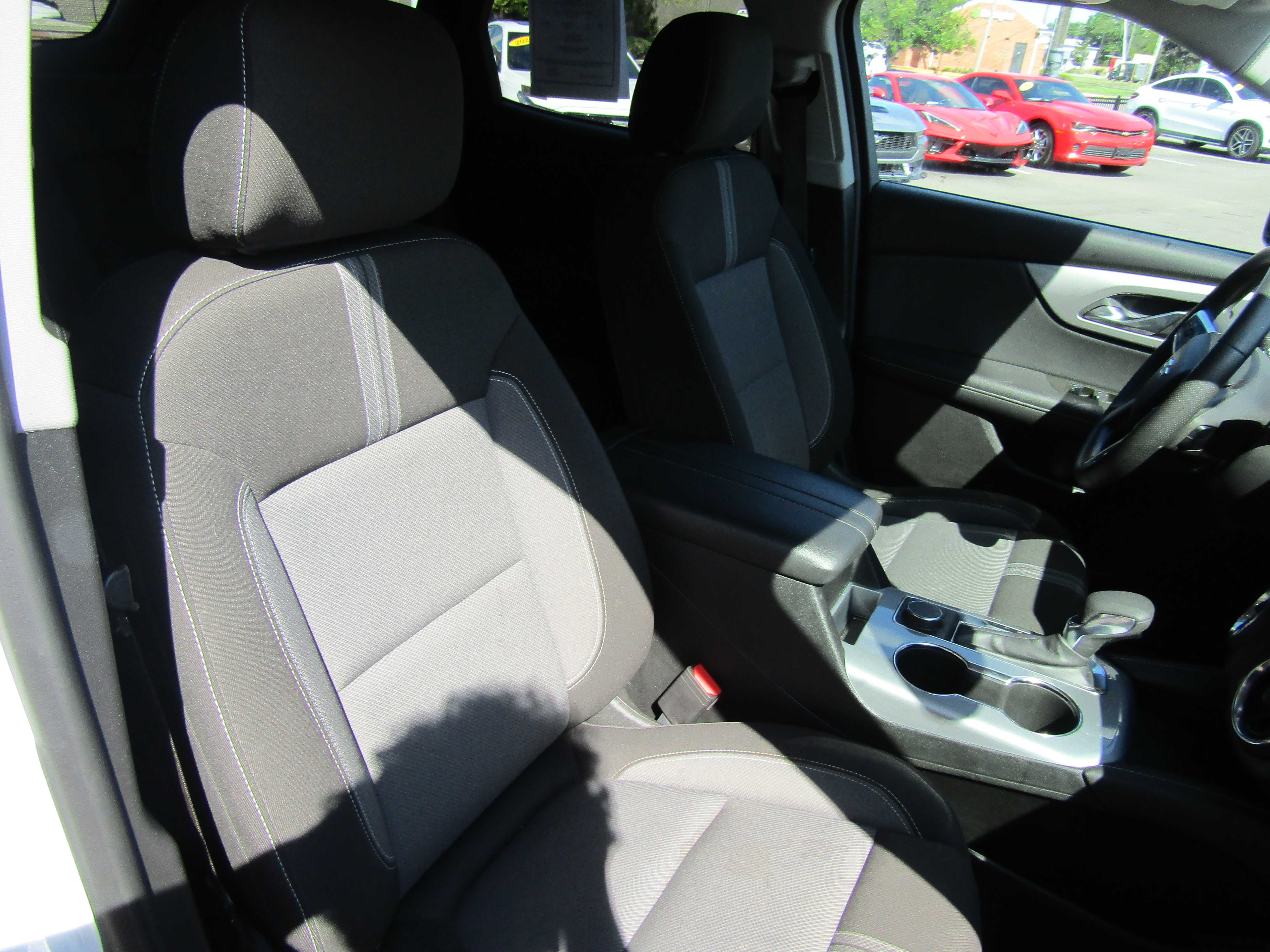 WHITE, 2023 CHEVROLET BLAZER Thumnail Image 10