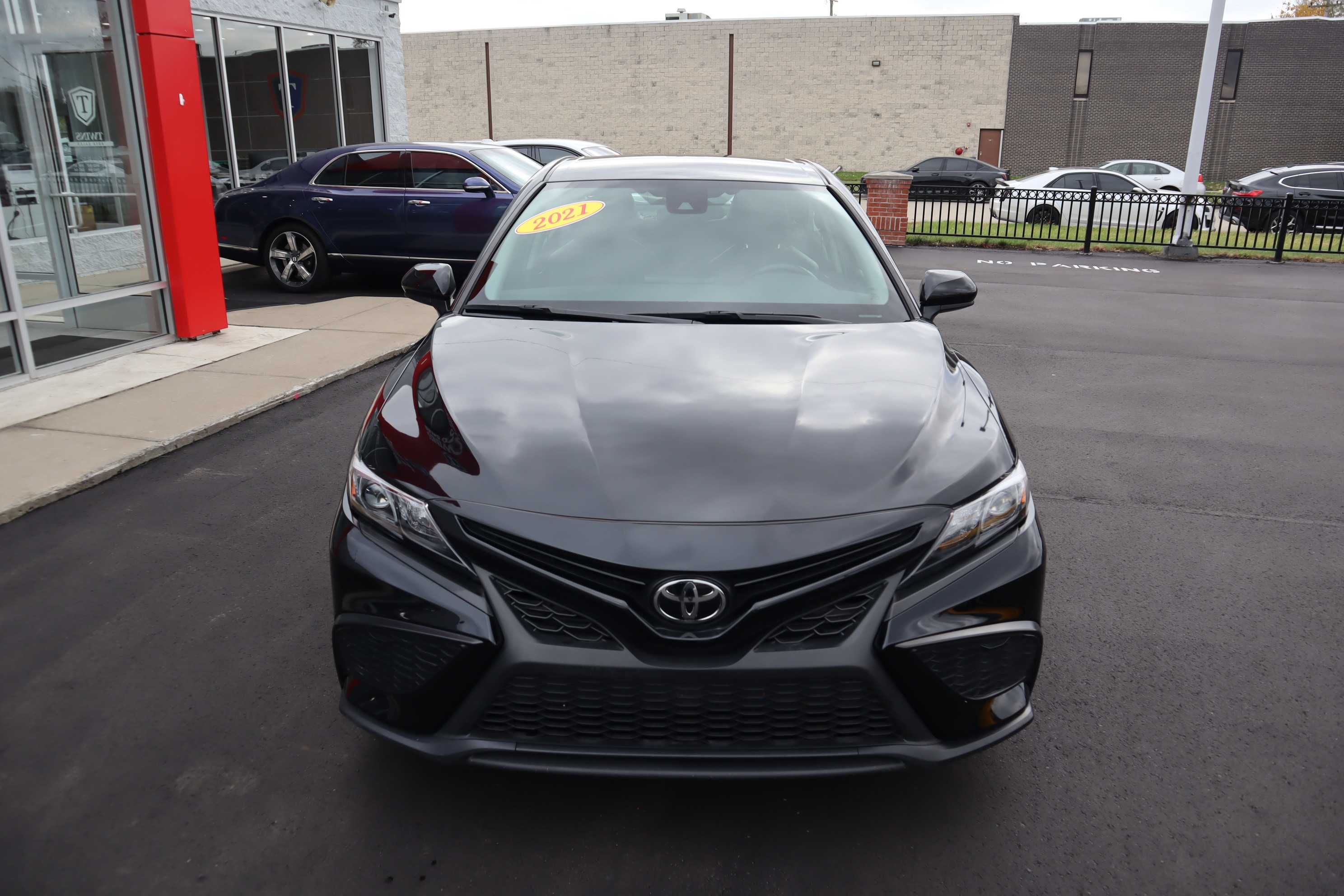 BLACK, 2021 TOYOTA CAMRY Thumnail Image 3