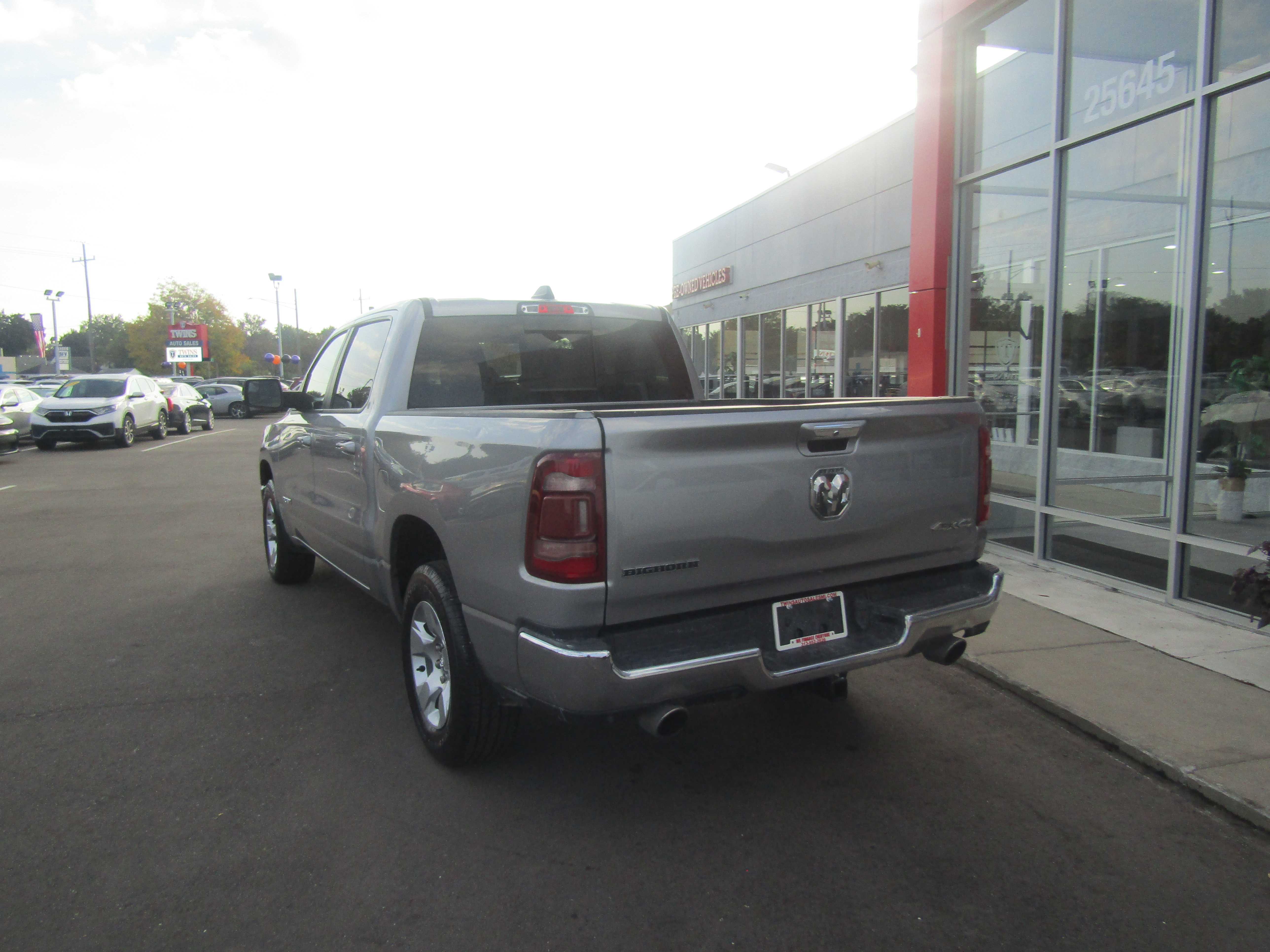 SILVER, 2019 RAM 1500 CREW CAB Thumnail Image 3