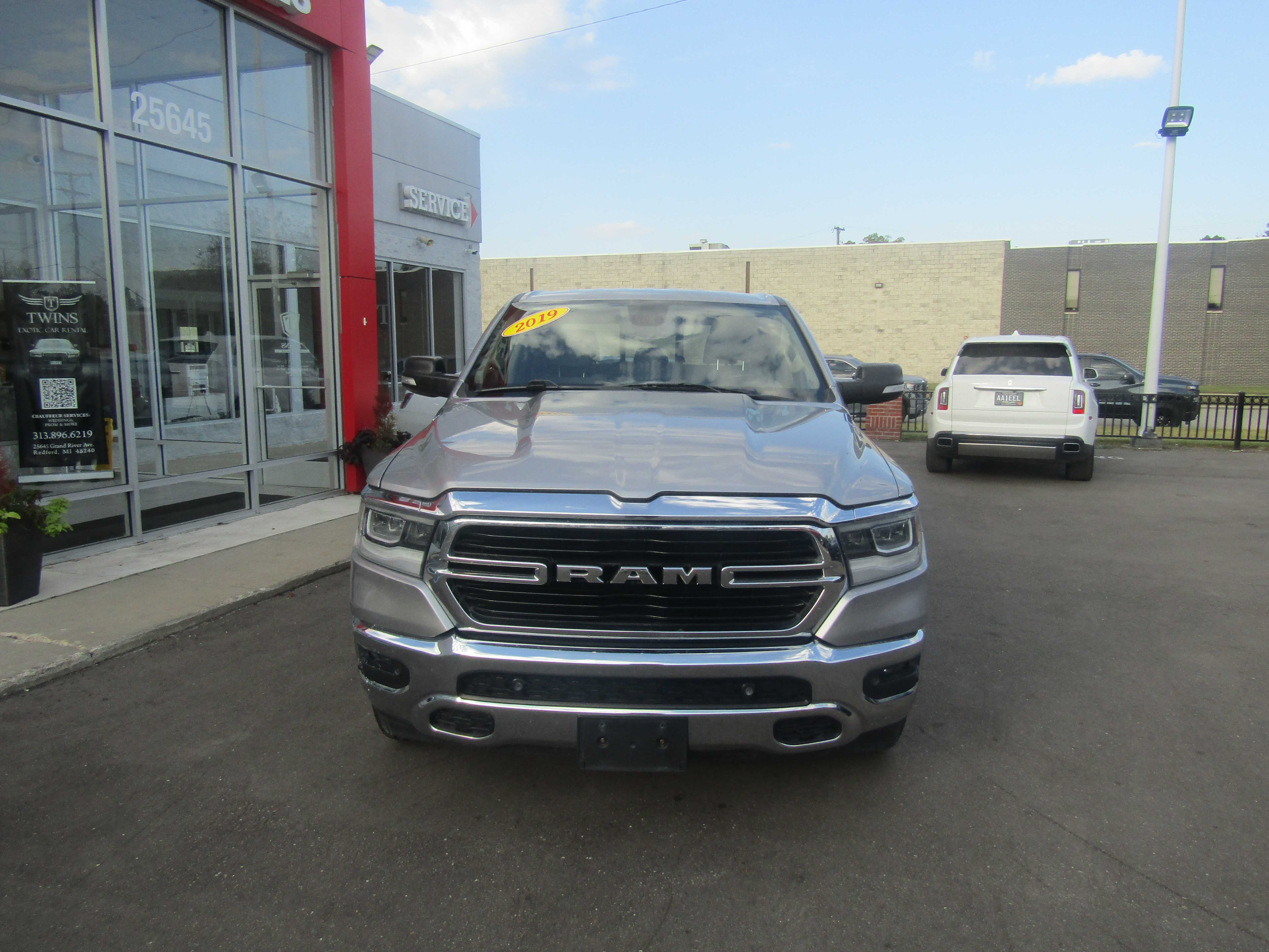 SILVER, 2019 RAM 1500 CREW CAB Thumnail Image 8
