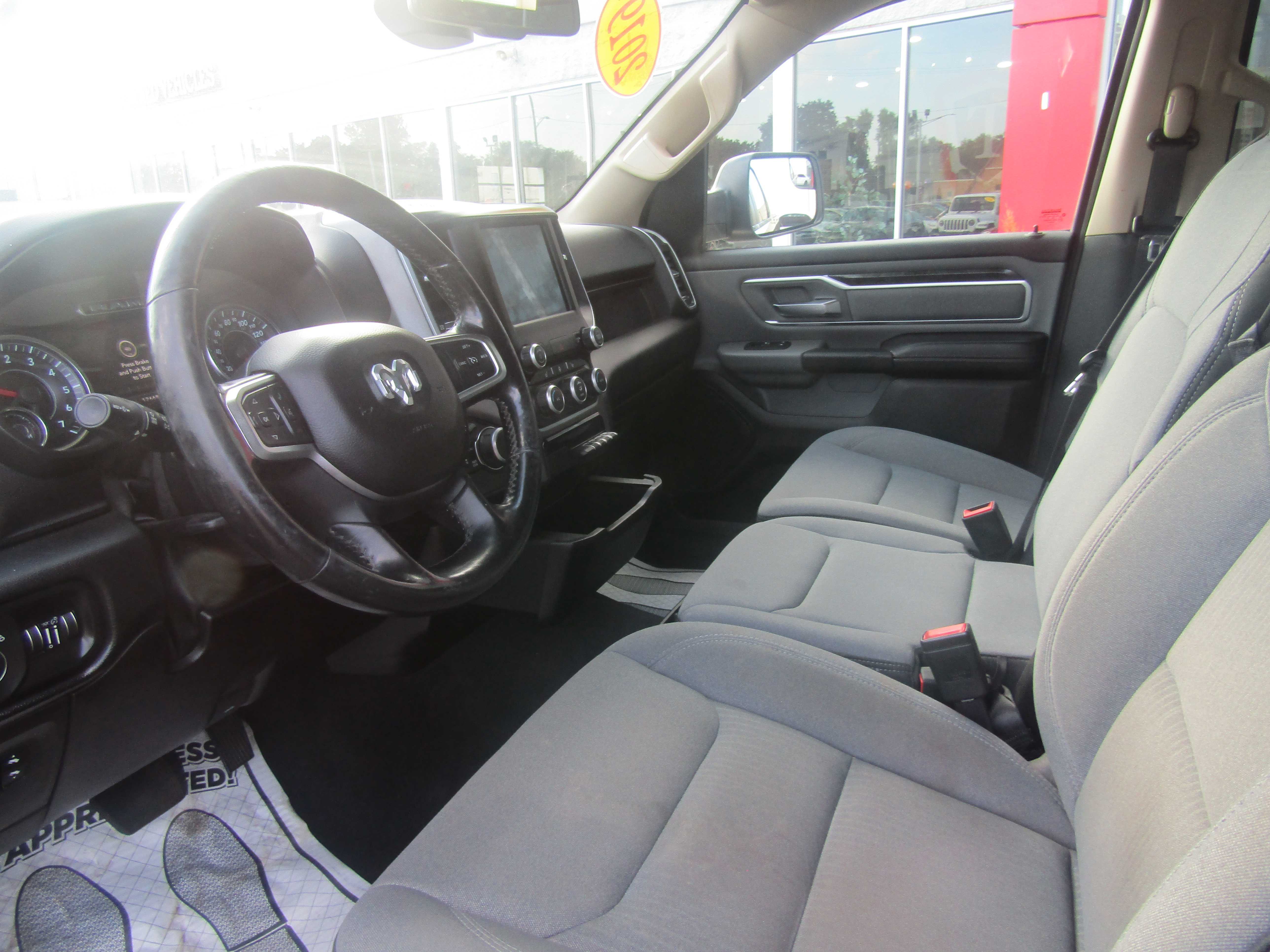 SILVER, 2019 RAM 1500 CREW CAB Thumnail Image 11