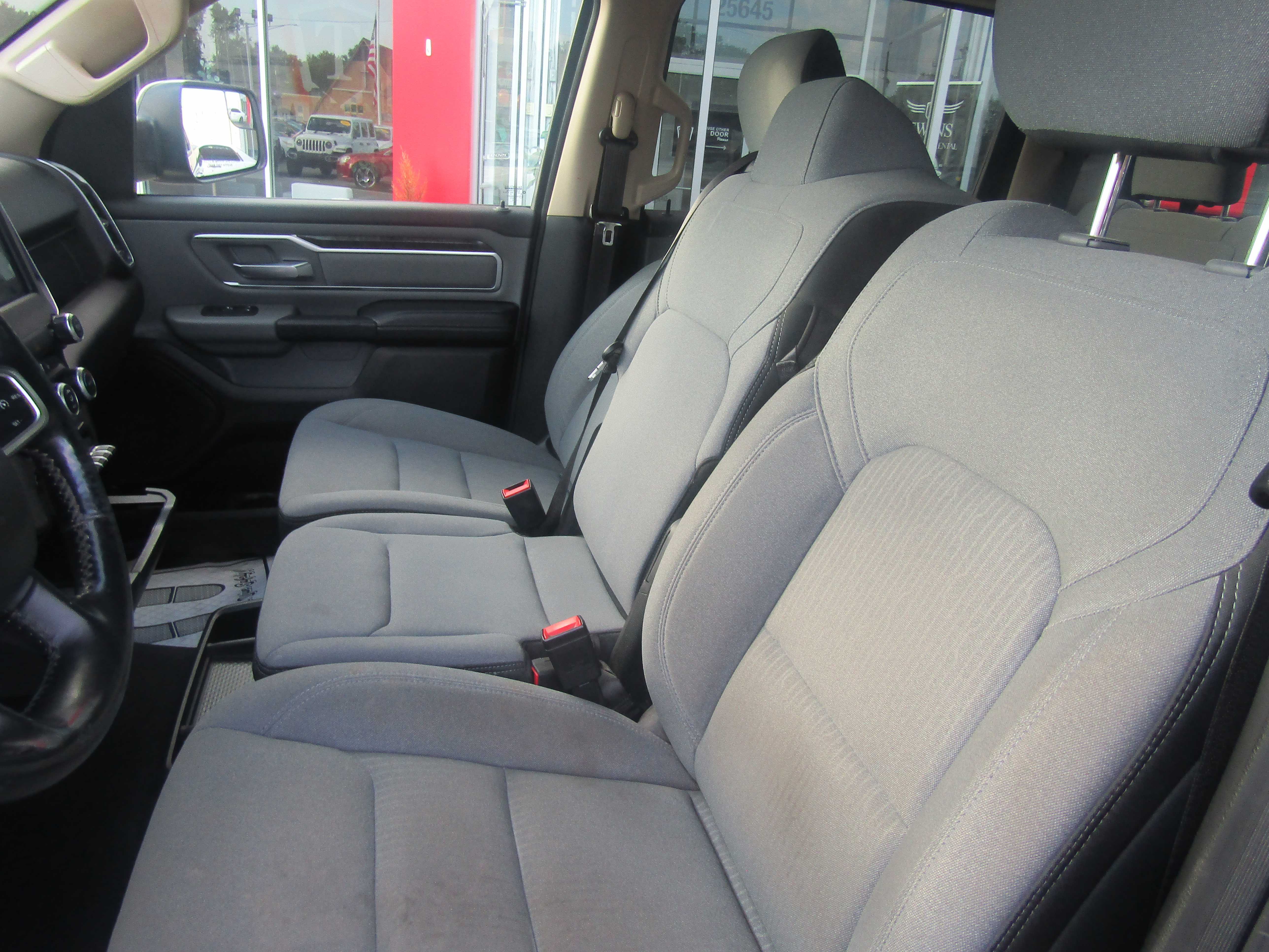 SILVER, 2019 RAM 1500 CREW CAB Thumnail Image 12